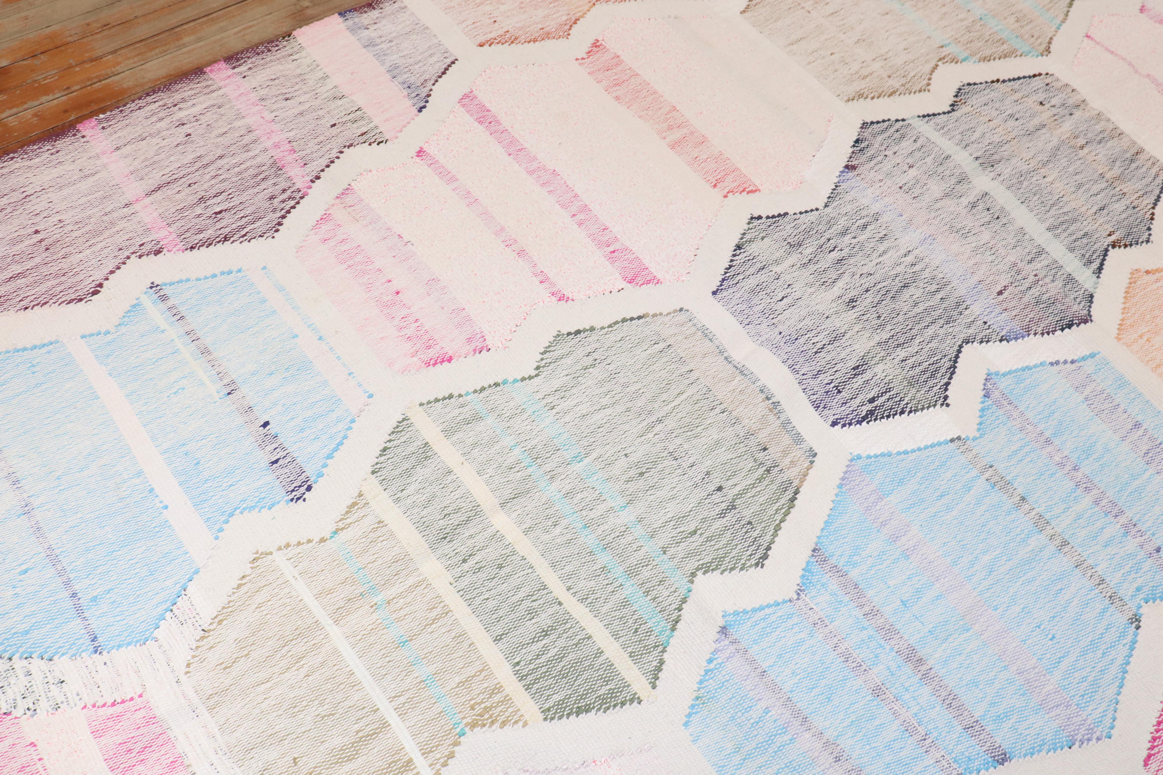Zabihi Kollektion Vintage Pastell Geometrisch beeinflusster türkischer Kelim, Vintage (Türkisch) im Angebot