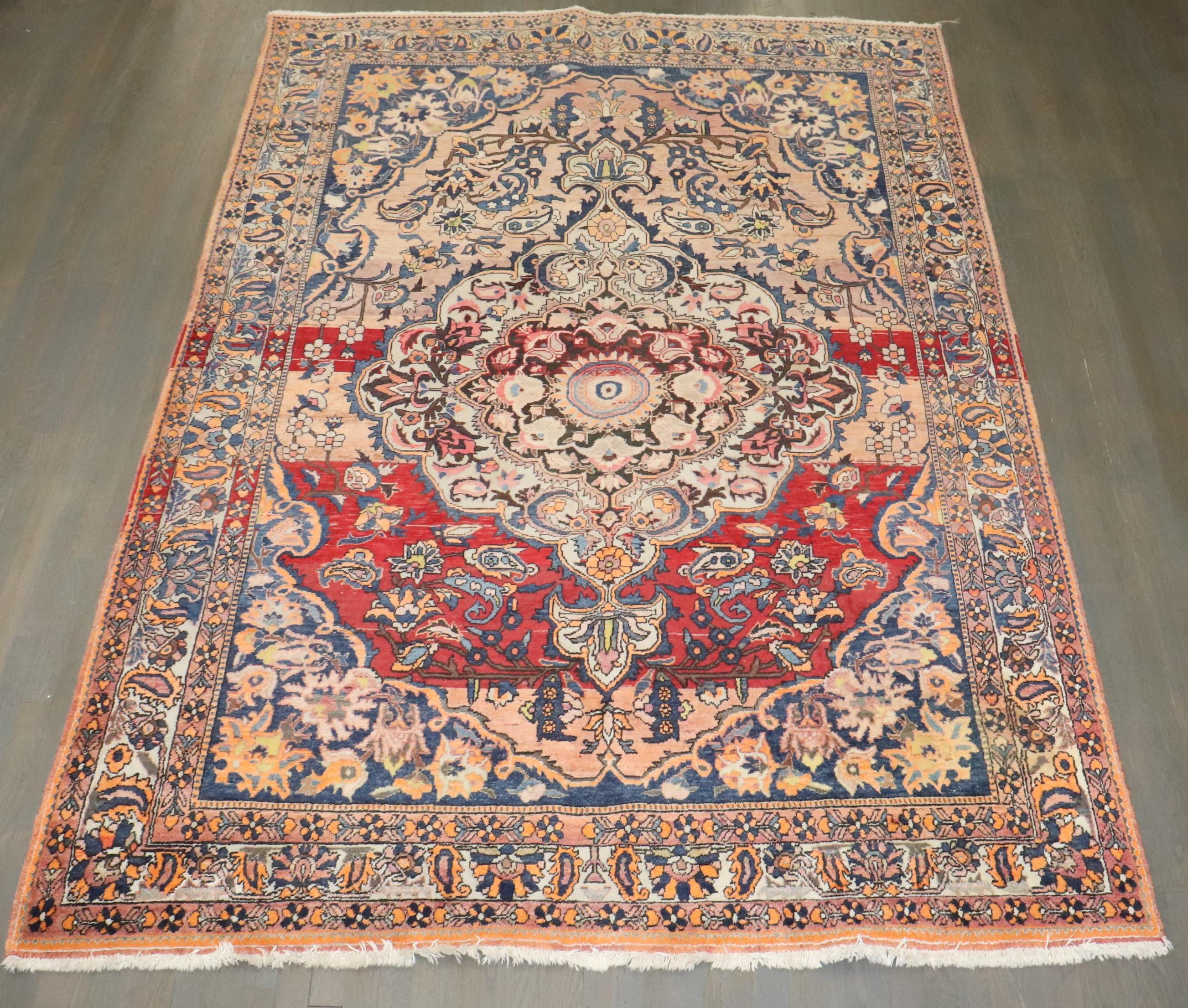 ein persischer Bakhtiari-Teppich aus der Mitte des 20. Jahrhunderts

Einzelheiten
Teppich nein.	j4426
Größe	6' 7