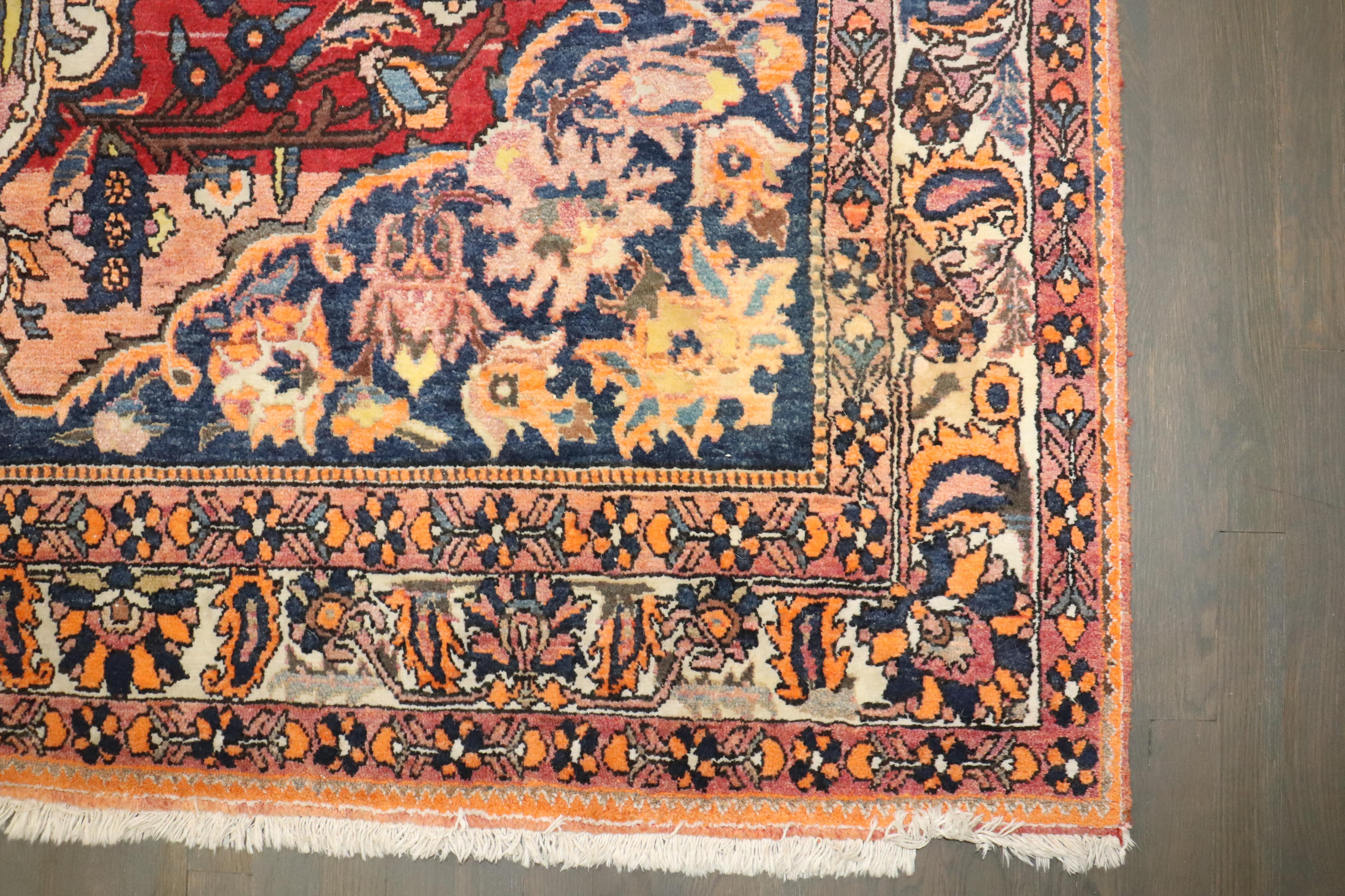 Zabihi Kollektion Vintage Persischer Bakhtiari Teppich im Zustand „Gut“ im Angebot in New York, NY