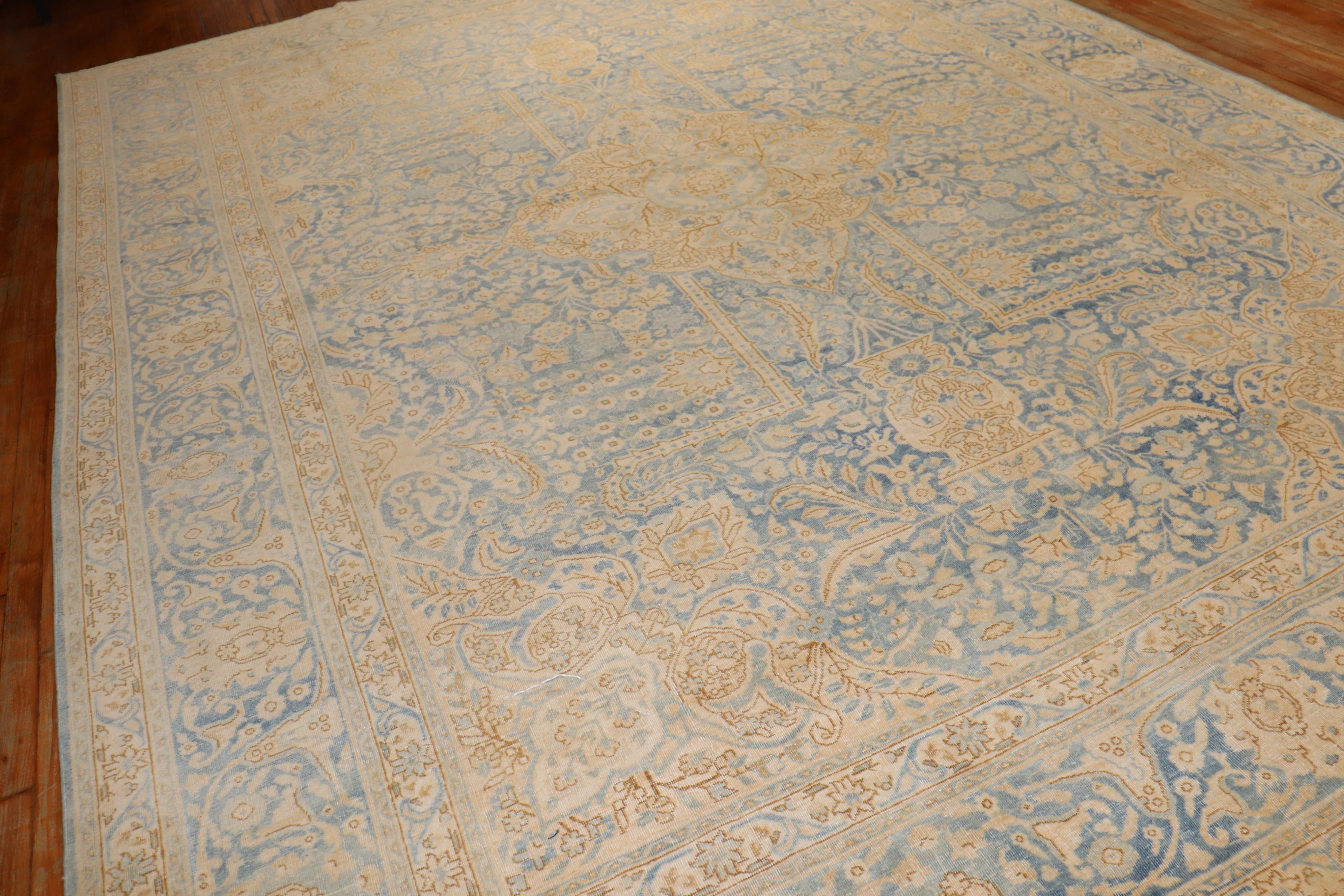 Zabihi Collection Vintage Persisch Blau Gold Persisch Kashan Teppich (Amerikanische Klassik) im Angebot