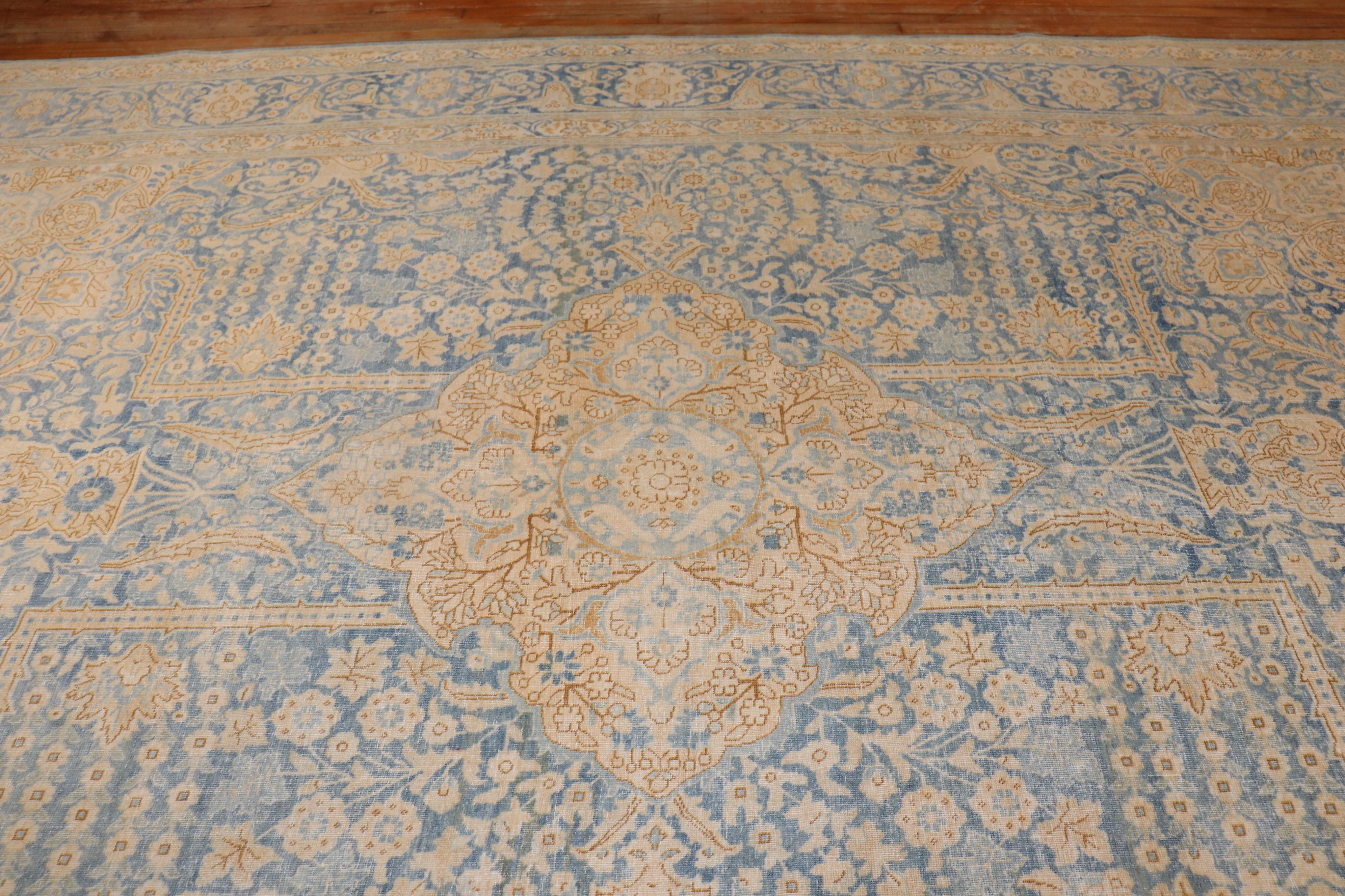 Zabihi Collection Vintage Persisch Blau Gold Persisch Kashan Teppich im Angebot 1
