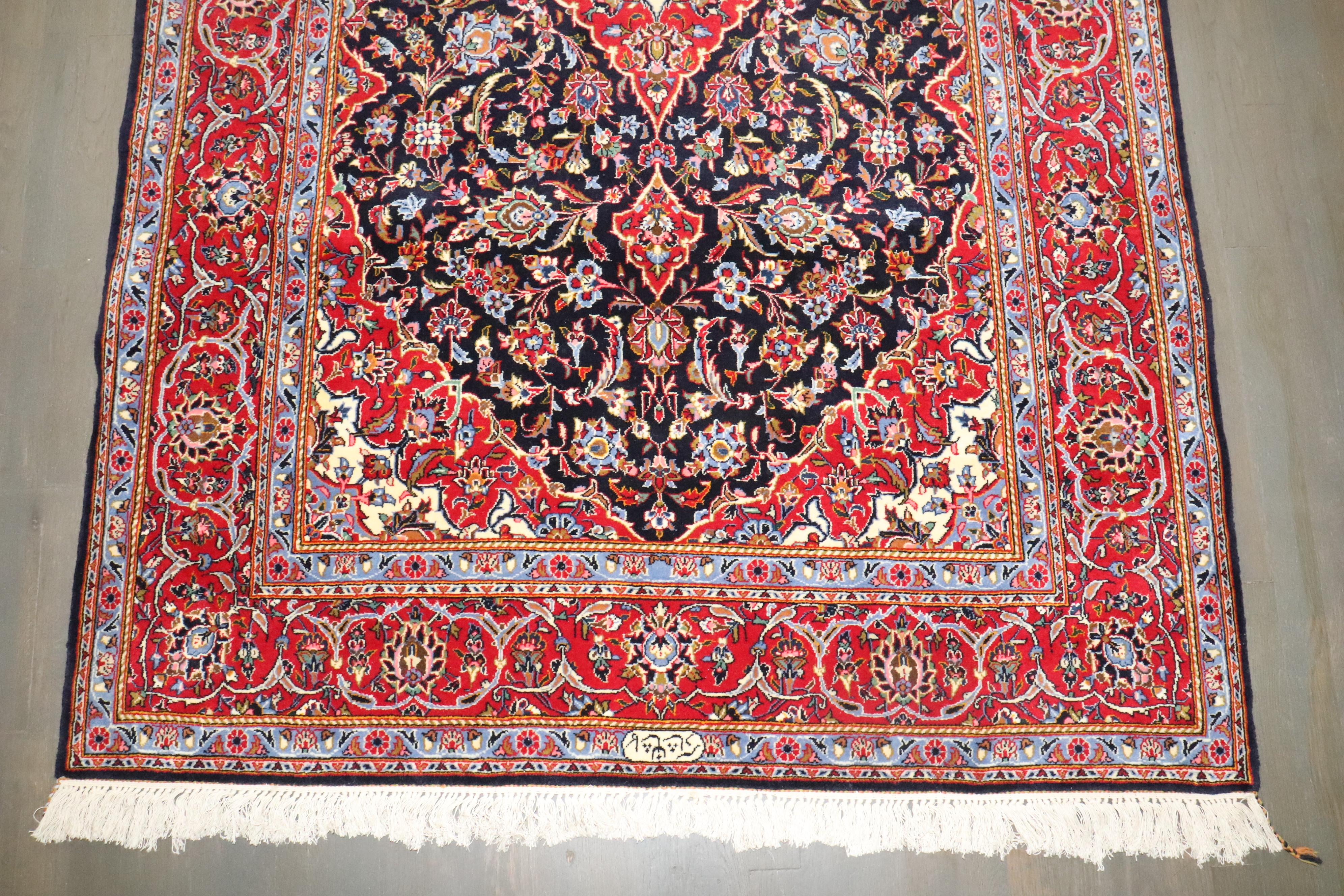 Zabihi Collection Vintage Persischer Kashan Teppich (20. Jahrhundert) im Angebot