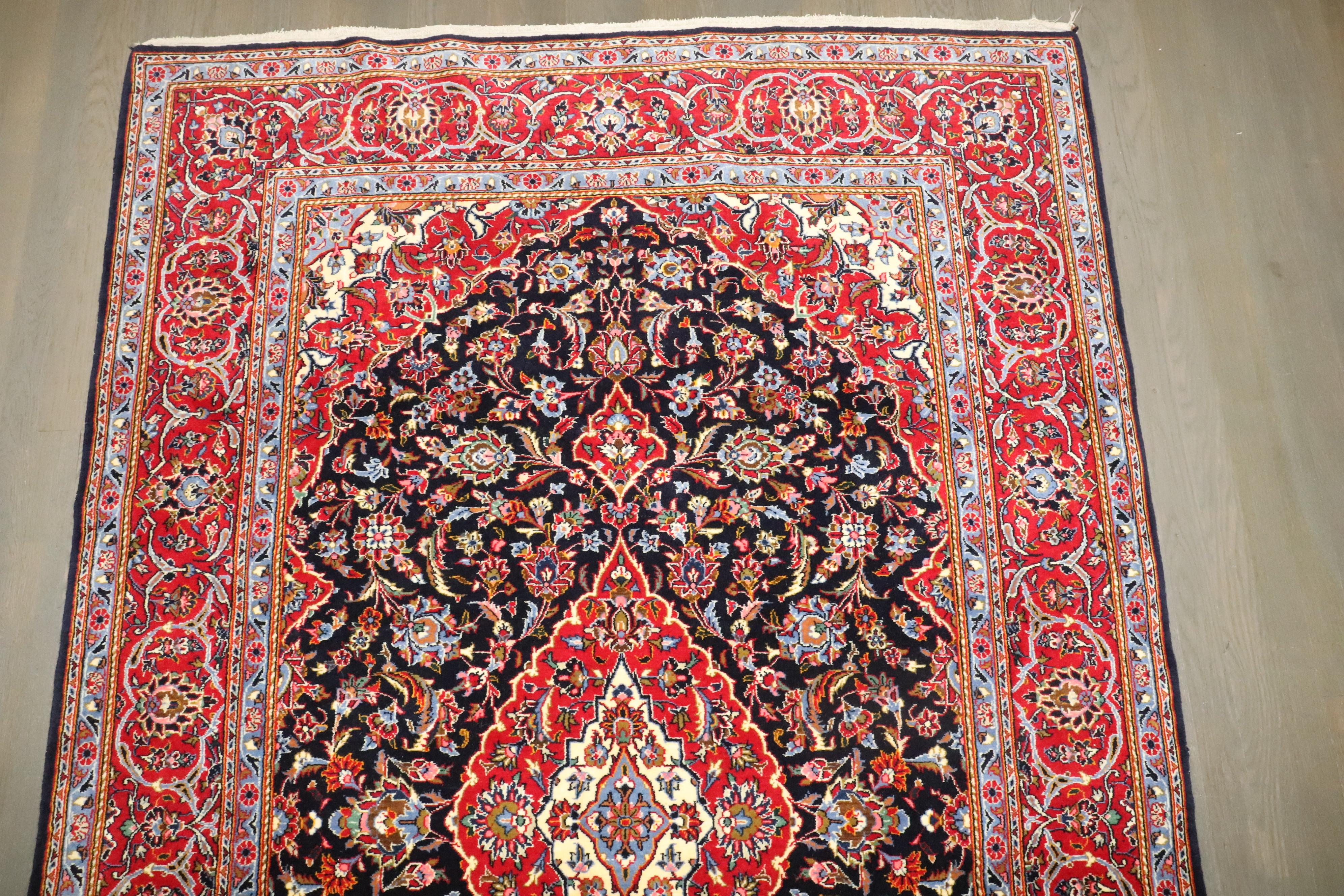 Zabihi Collection Vintage Persischer Kashan Teppich im Angebot 1