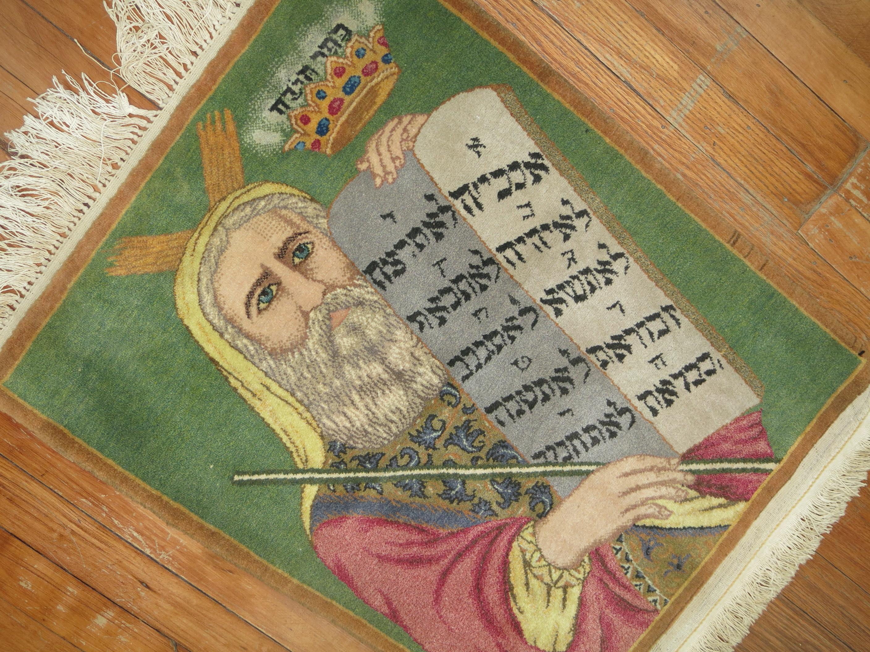 Tappeto persiano Tabriz del terzo quarto del XX secolo con Mosè che tiene in mano i 10 comandamenti su sfondo verde

Dettagli
rug no.	8747
dimensione	1' 10