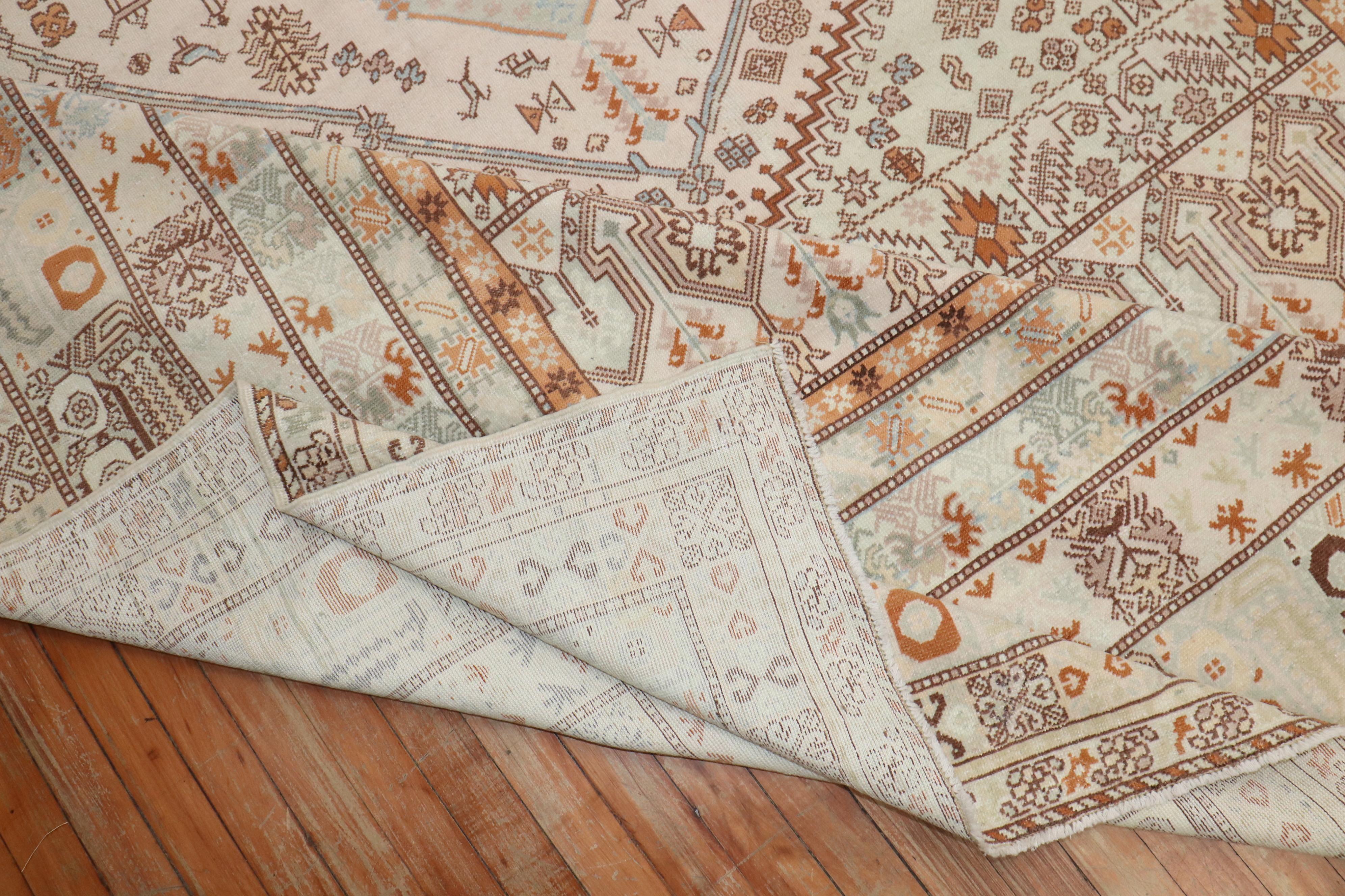 Zabihi Collection Vintage Raumgröße Marokkanischer Teppich (20. Jahrhundert) im Angebot
