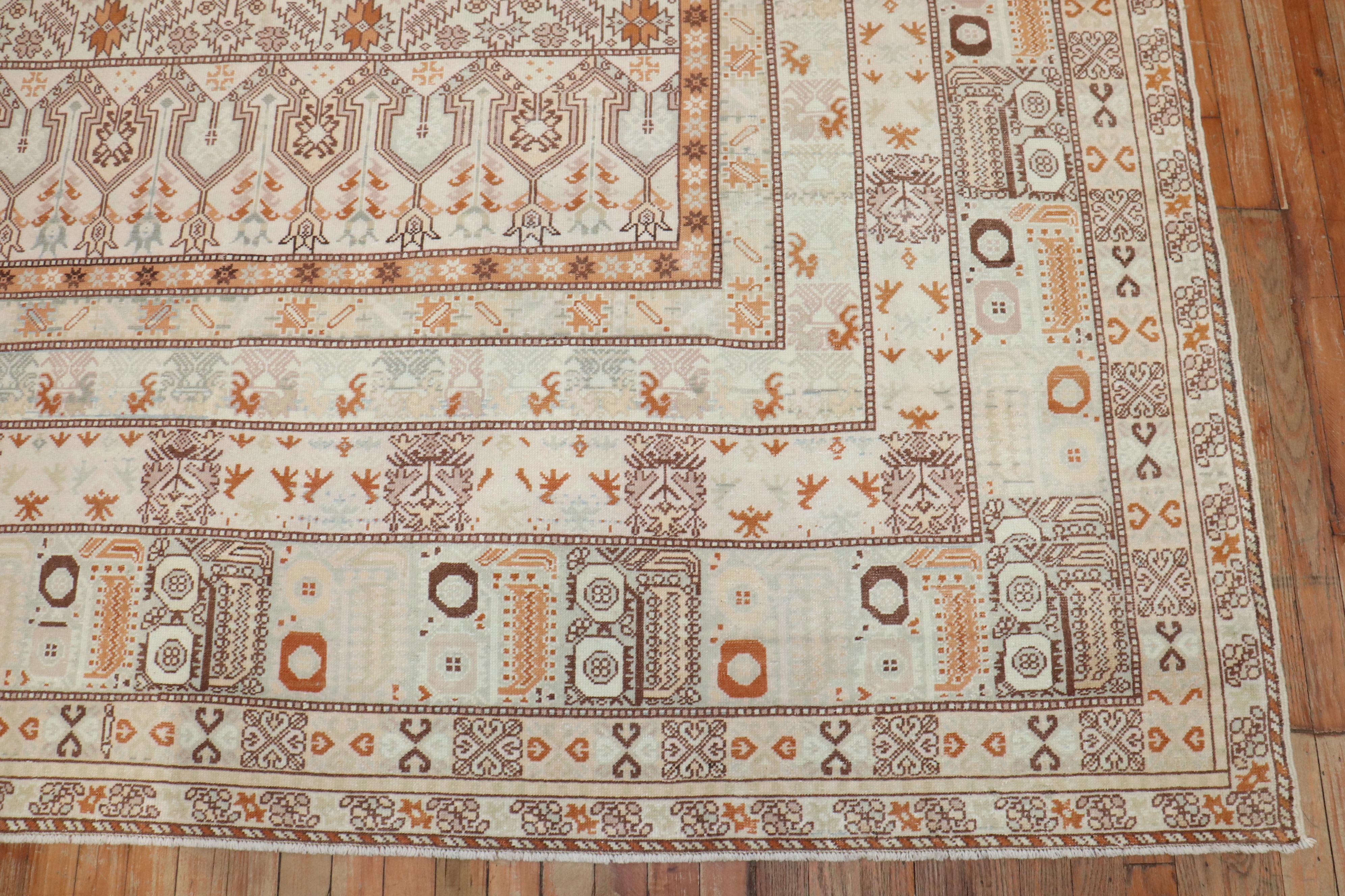 20ième siècle Zabihi Collection Vintage Room Size Tapis marocain en vente