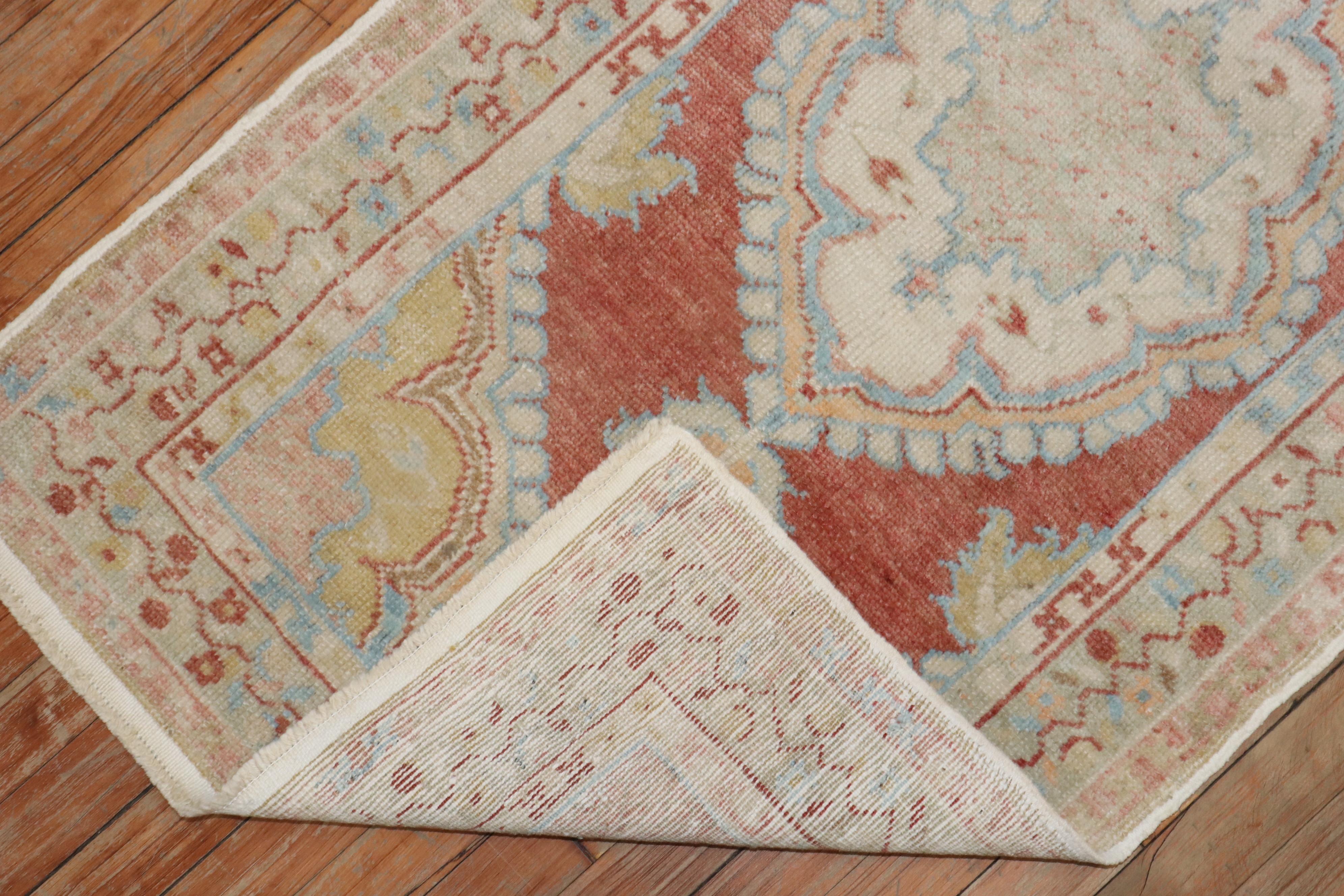Zabihi Collection Vintage Scatter Size Türkisch Anatolischer Teppich im Zustand „Gut“ im Angebot in New York, NY