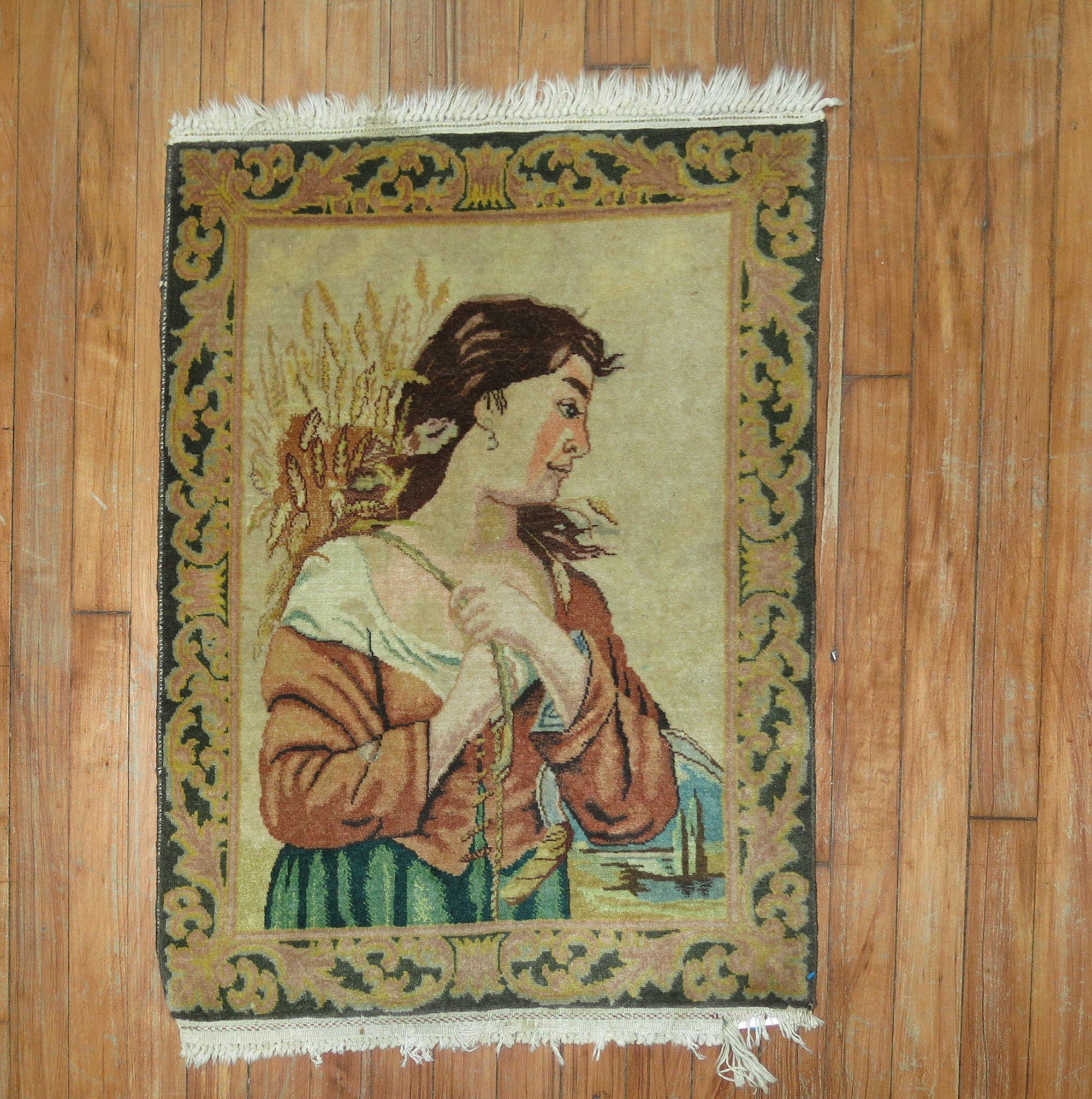 una alfombra única de Tabriz de mediados del siglo xx que representa a una dama disfrutando del momento

Detalles
alfombra no.	31097
talla	2' x 2' 8