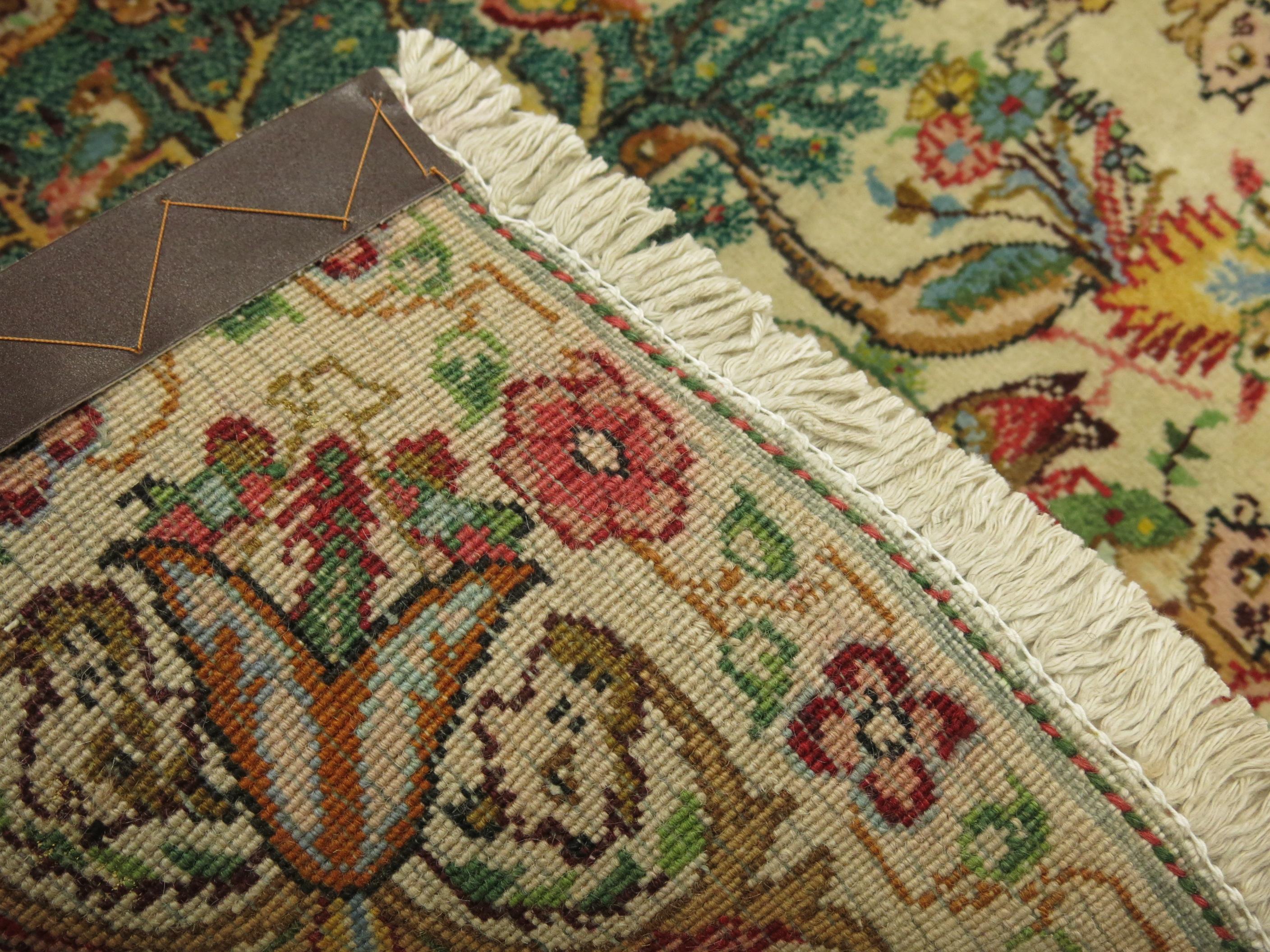 Zabihi Collection Vintage Tabriz Bildteppich im Zustand „Gut“ im Angebot in New York, NY