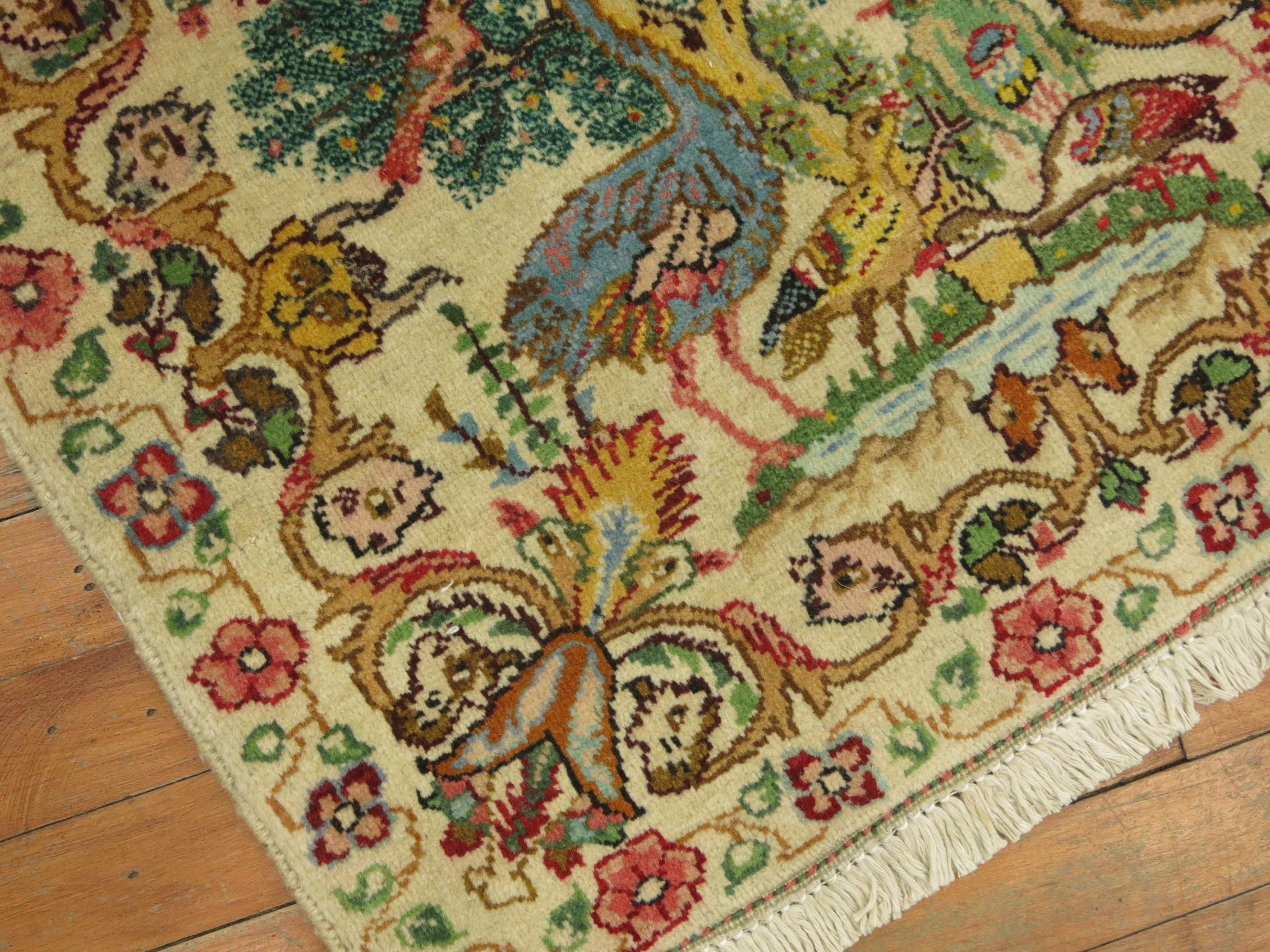 Zabihi Collection Vintage Tabriz Bildteppich (20. Jahrhundert) im Angebot