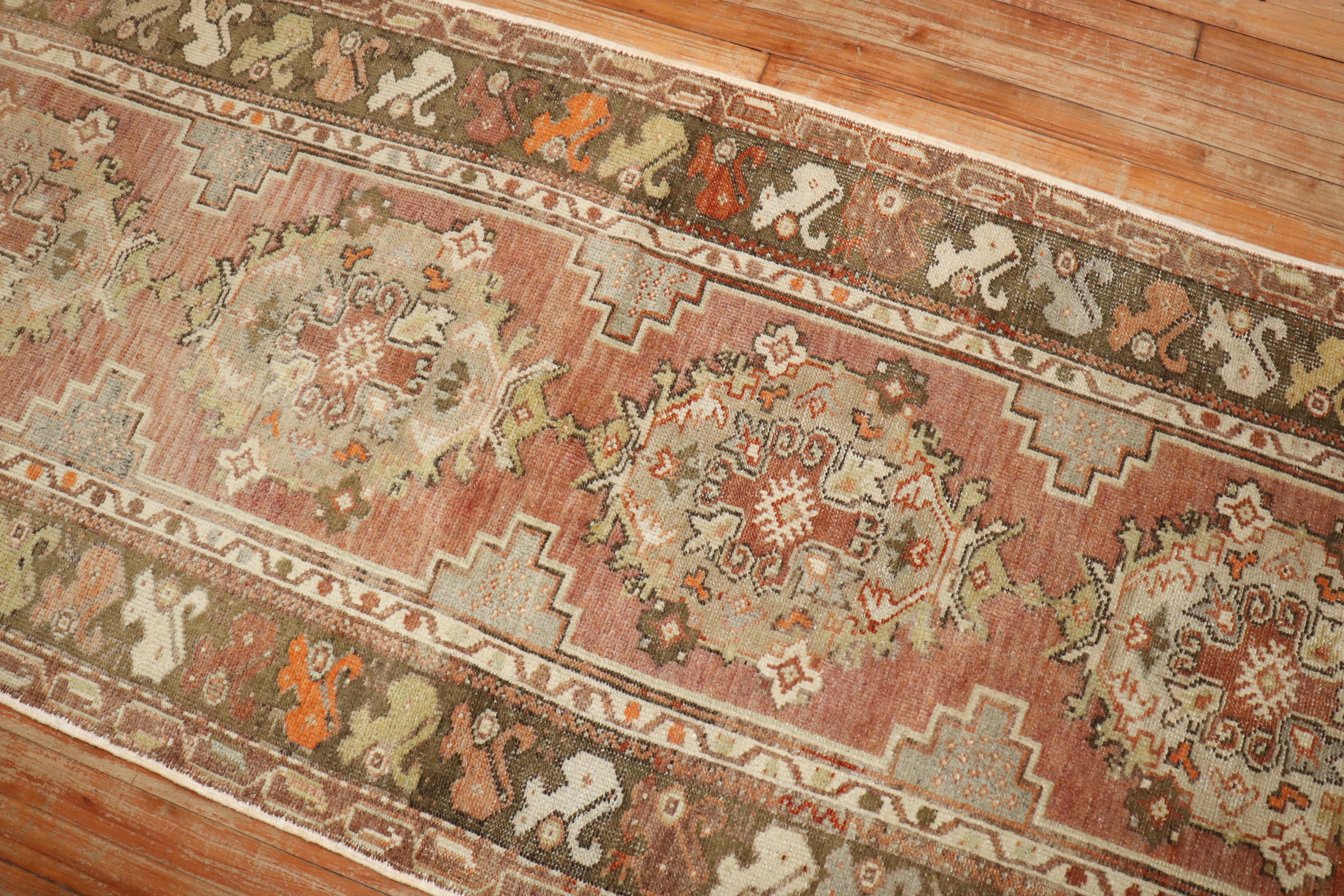 Zabihi Collection Vintage Türkisch Anatolischer Läufer (20. Jahrhundert) im Angebot