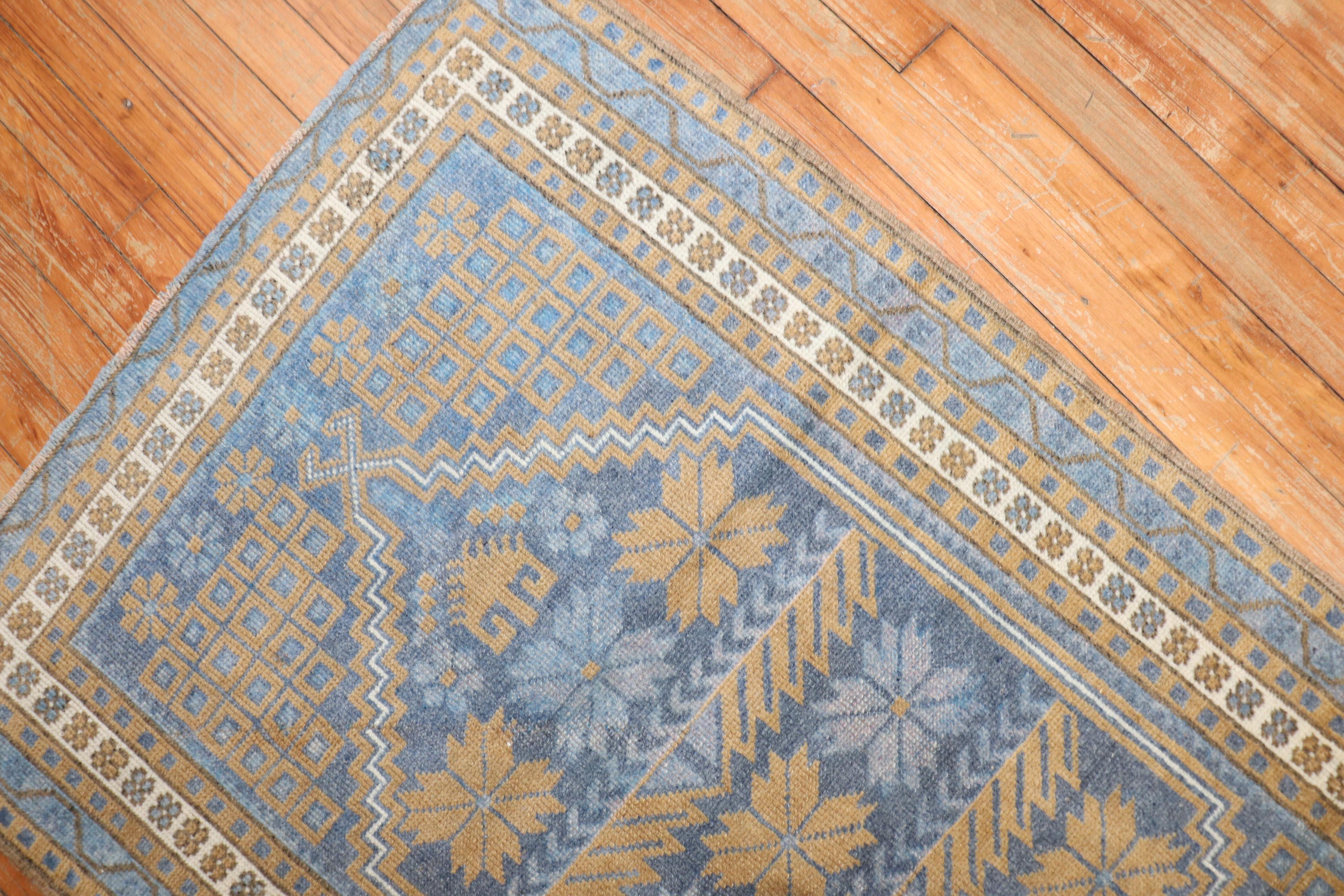 Tapis tribal anatolien de petite taille des années 1940

Taille : 2'8'' x 5'2''.