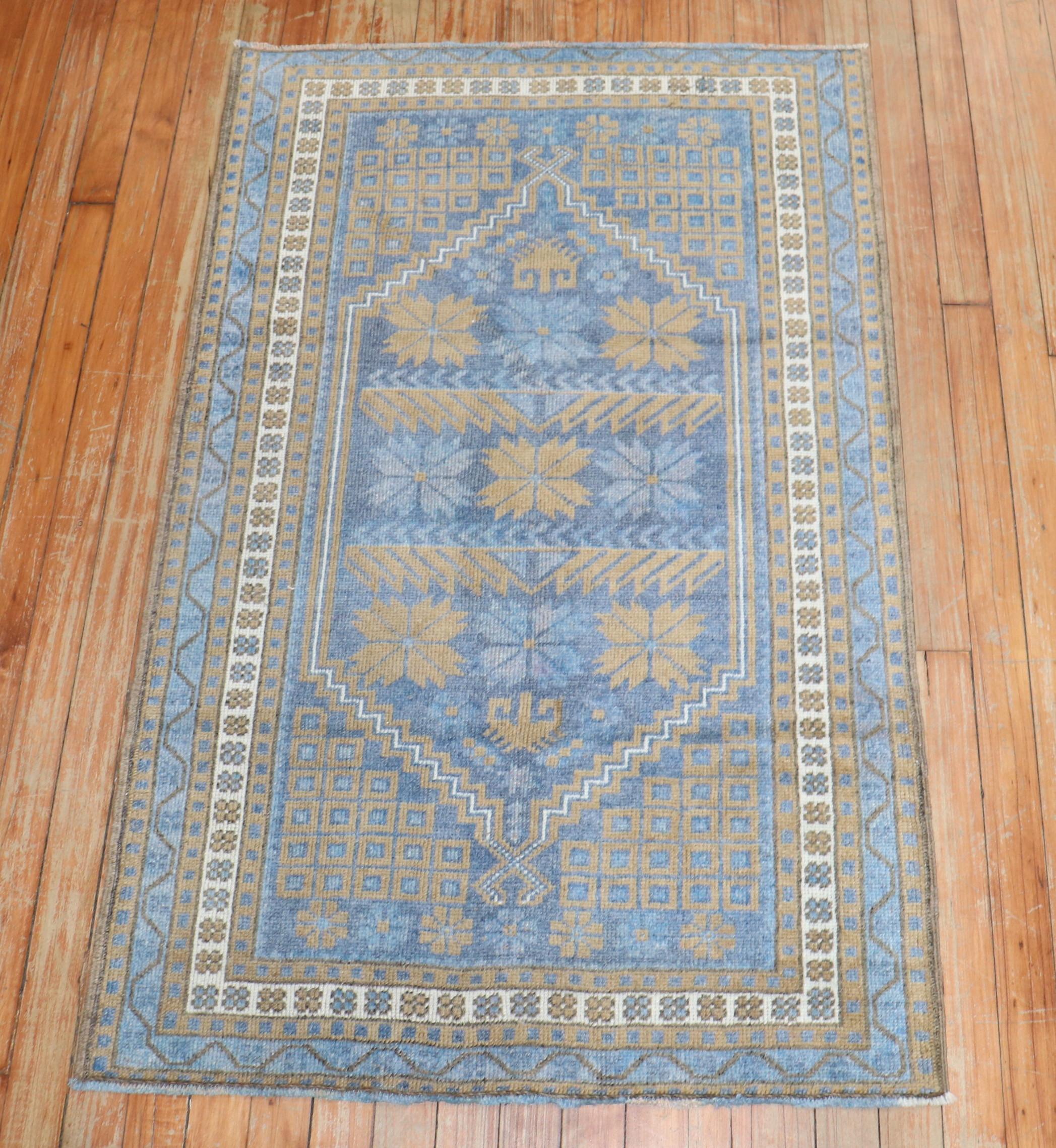 Turc Petit tapis tribal turc d'Anatolie vintage collection Zabihi en vente