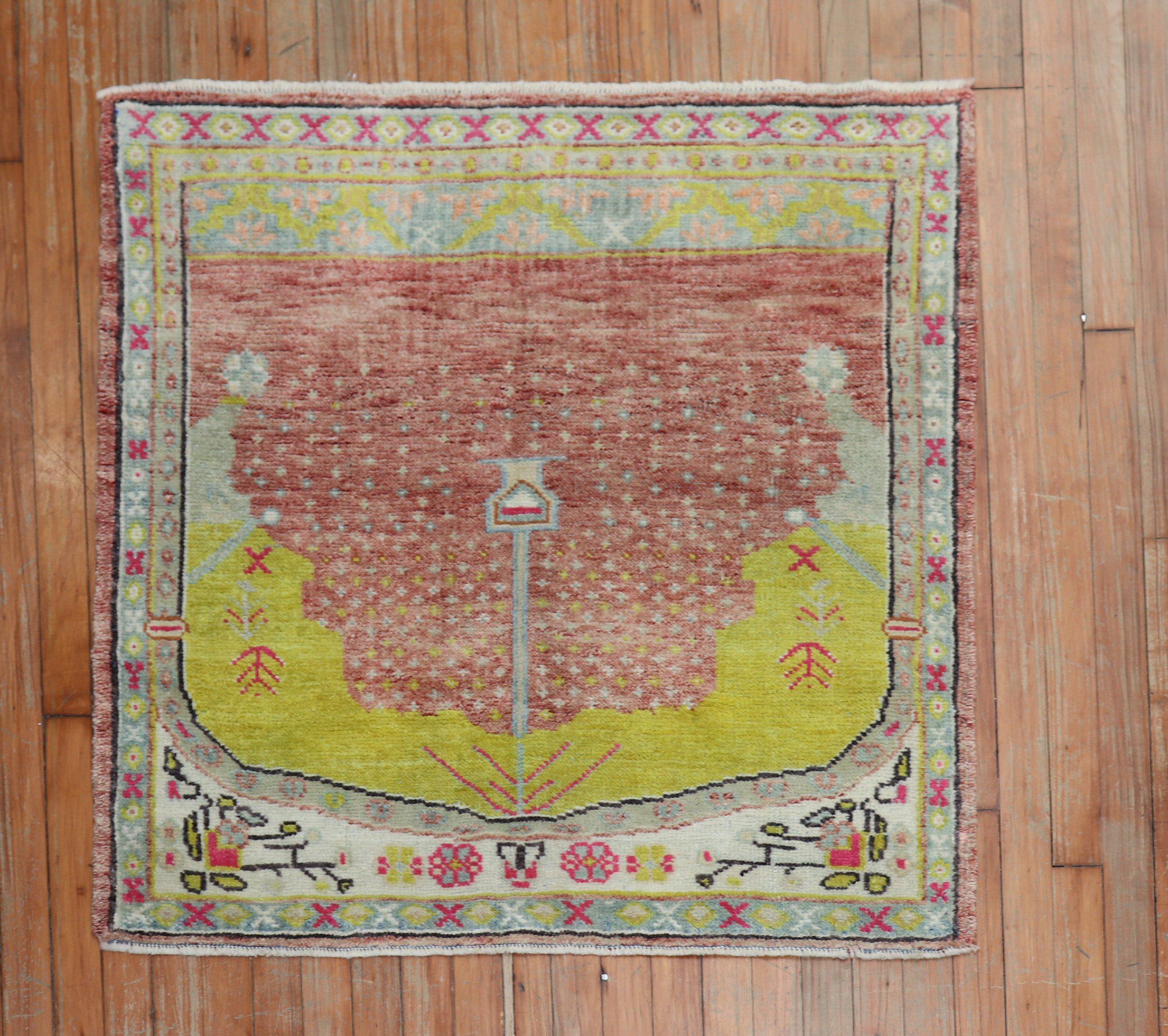 Mid-20th century Turkish Anatolian Prayer Square Rug

rug no.	r5479
size	3'4