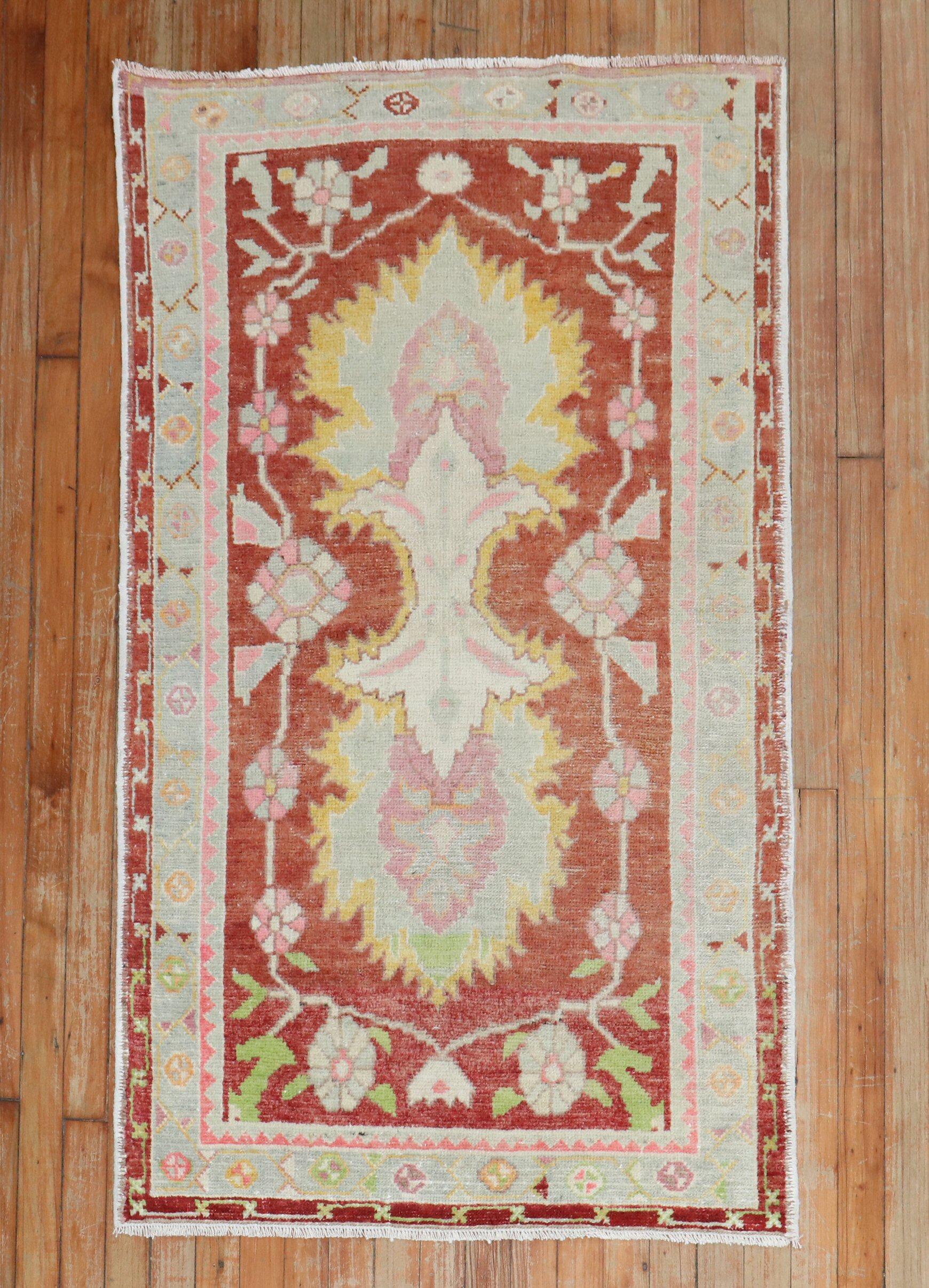Mid 20th century Turkish Anatolian small rug

2'10'' x 5'