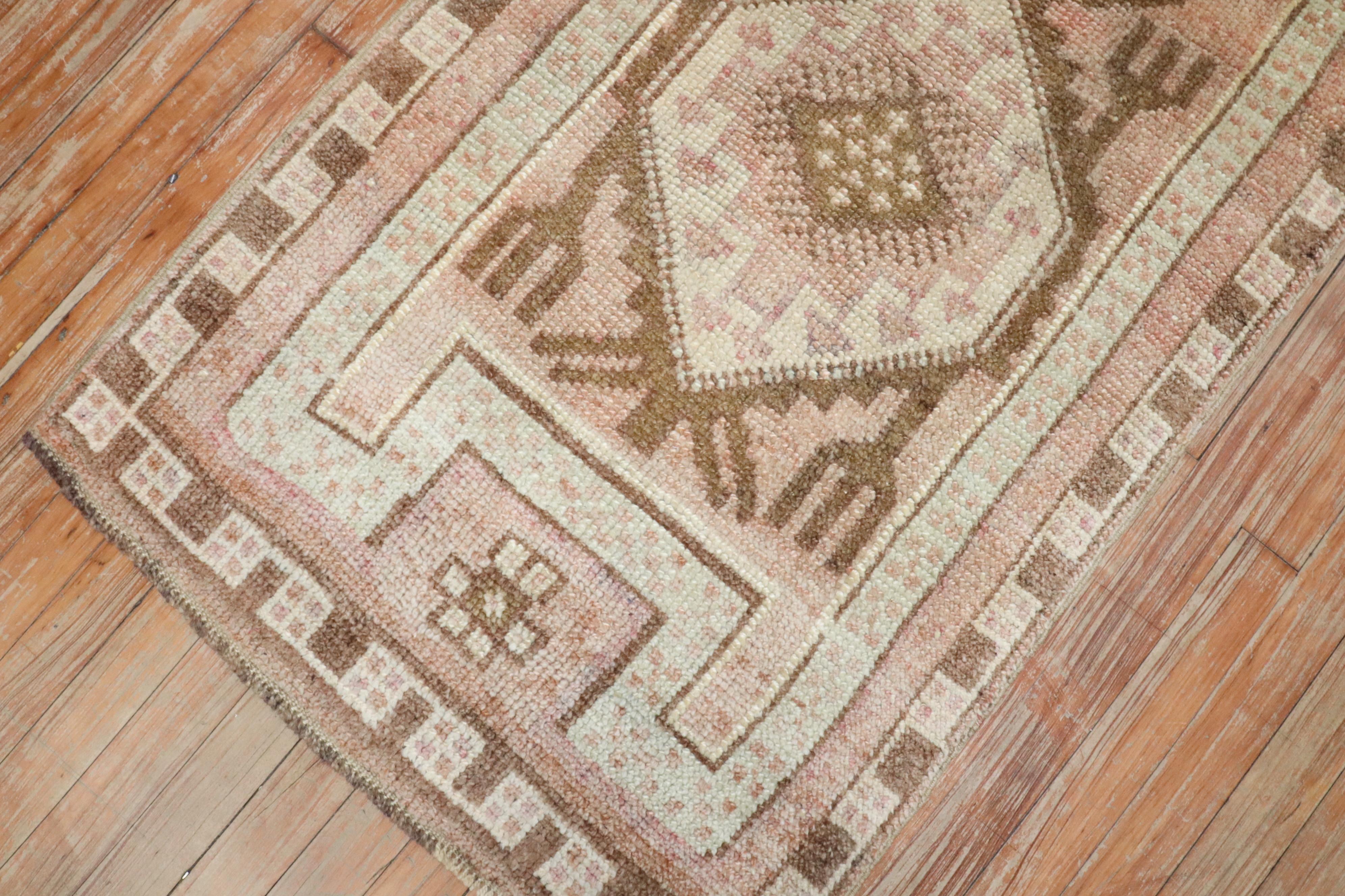 Tissé à la main Collection S Vintage By Anatolian Tribal Small Runner (Chemin de table) en vente