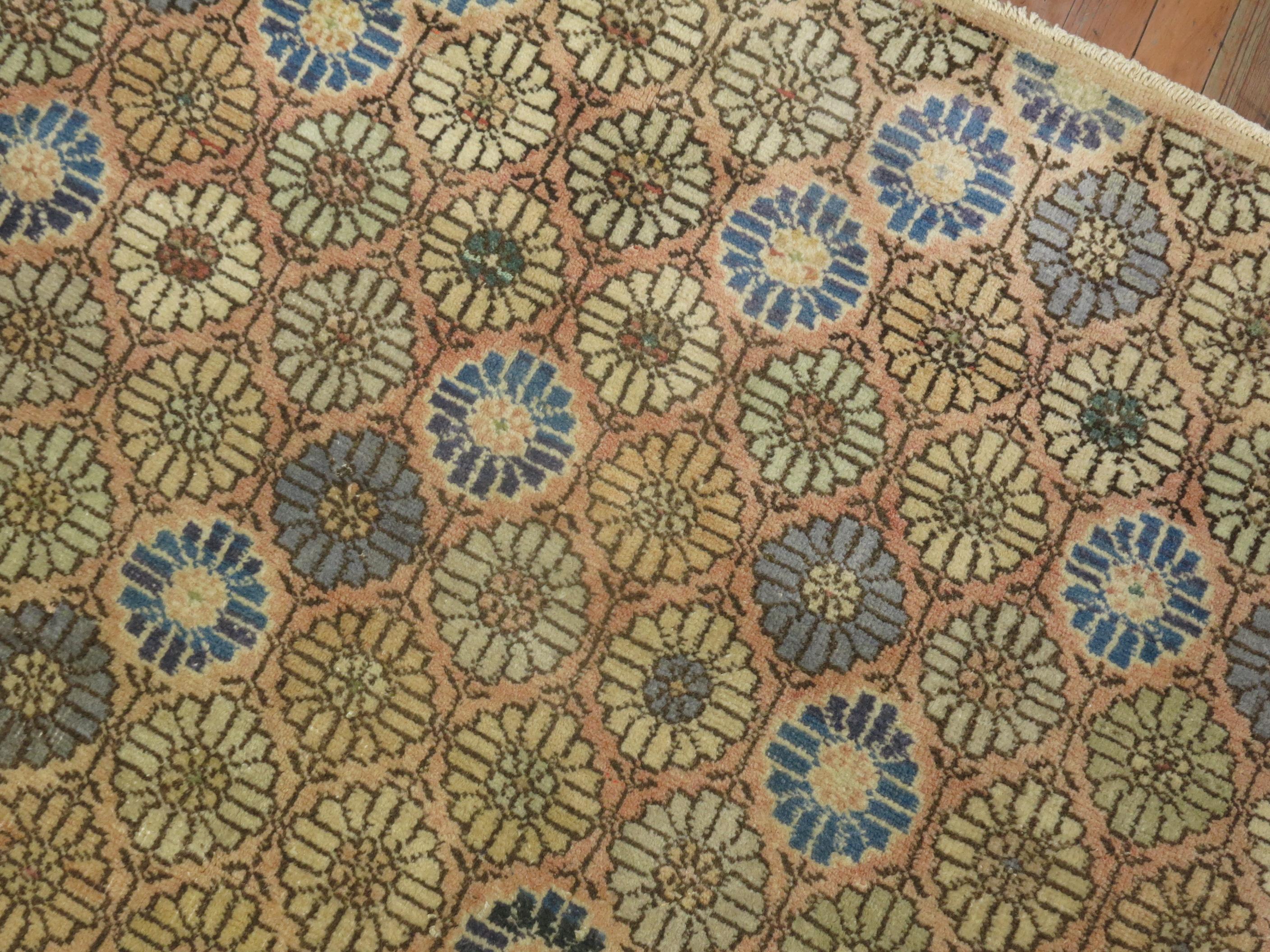 Zabihi Collection'S Vintage Türkischer Deko-Teppich im Zustand „Gut“ im Angebot in New York, NY
