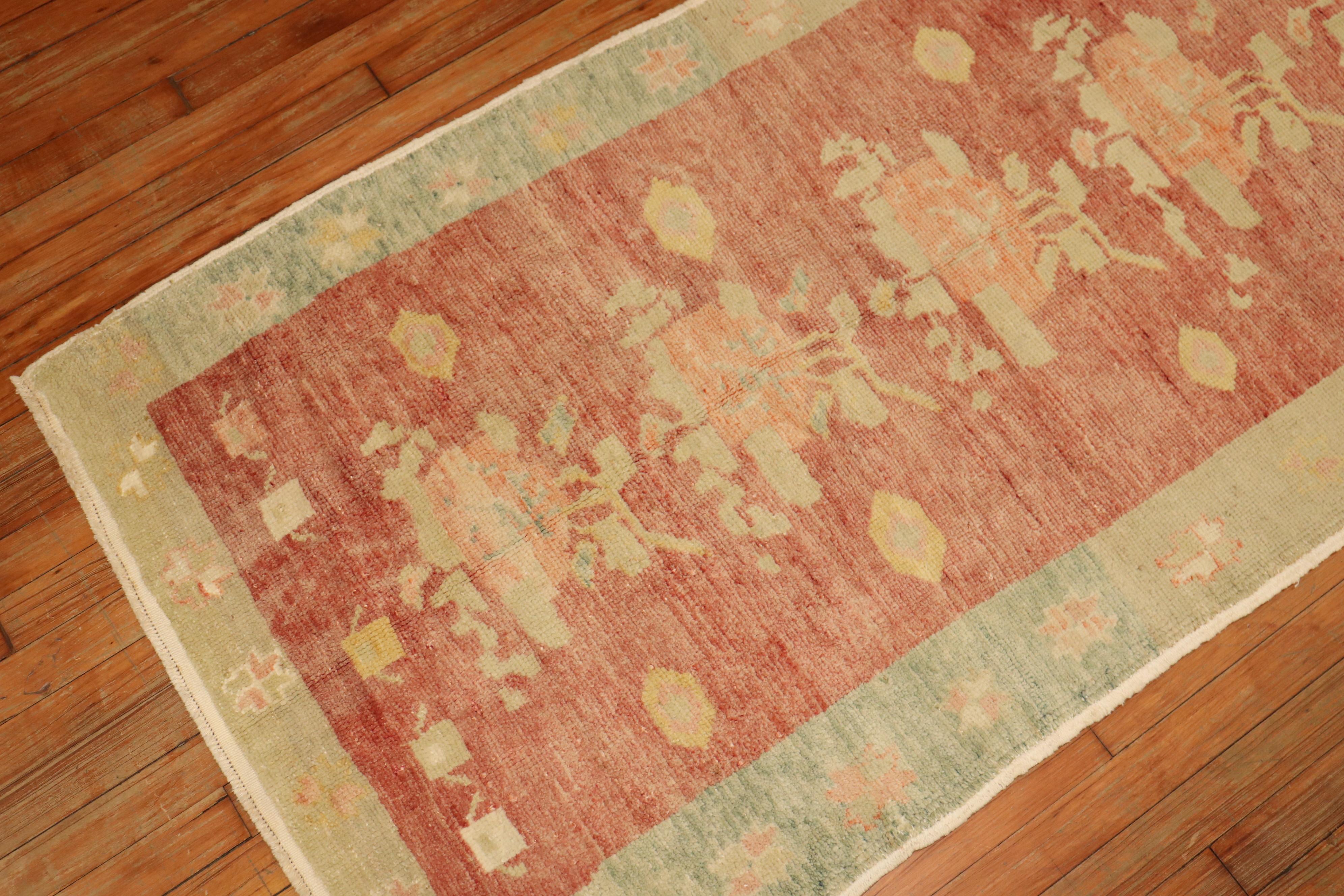 Mid-20th Century Muted Turkish Floral Runner

Details
rug no.	r5245
size	3' x 7' 6