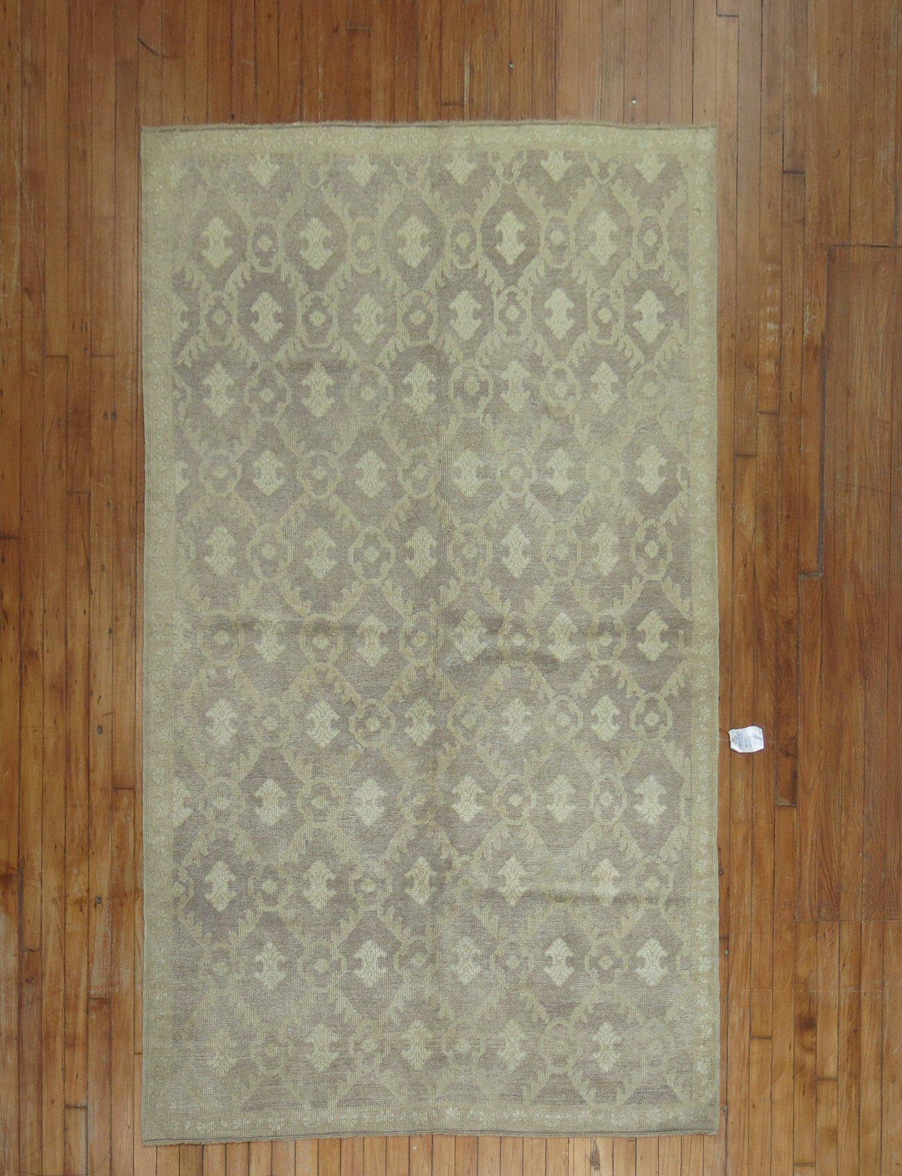 Türkischer Konya-Teppich aus der Mitte des 20.

Maße: 4'9'' x 7'8''.