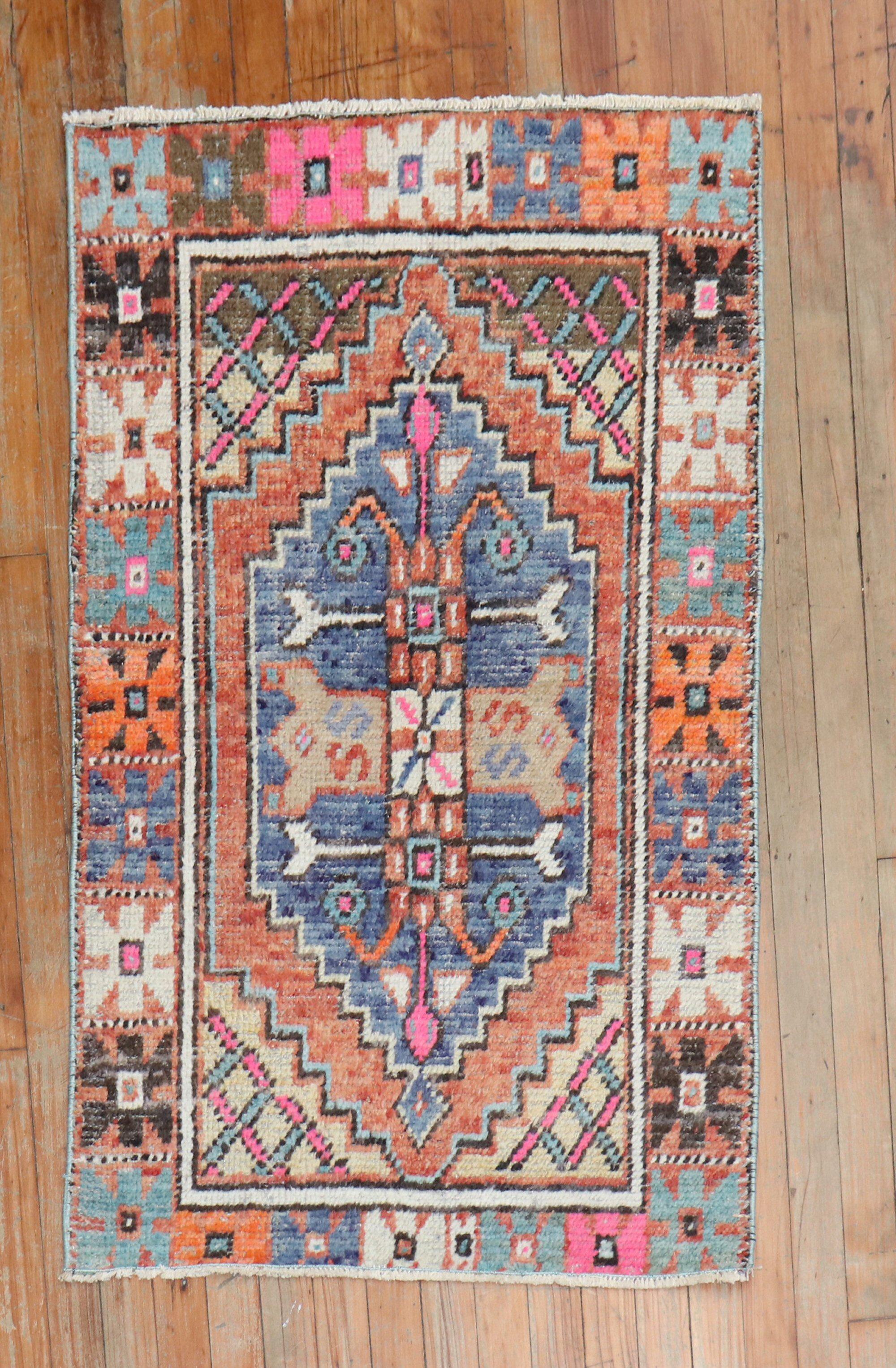 Tappeto Anatolian Throw Size del XX secolo

Dettagli
rug no.	r5279
dimensione	2' 5