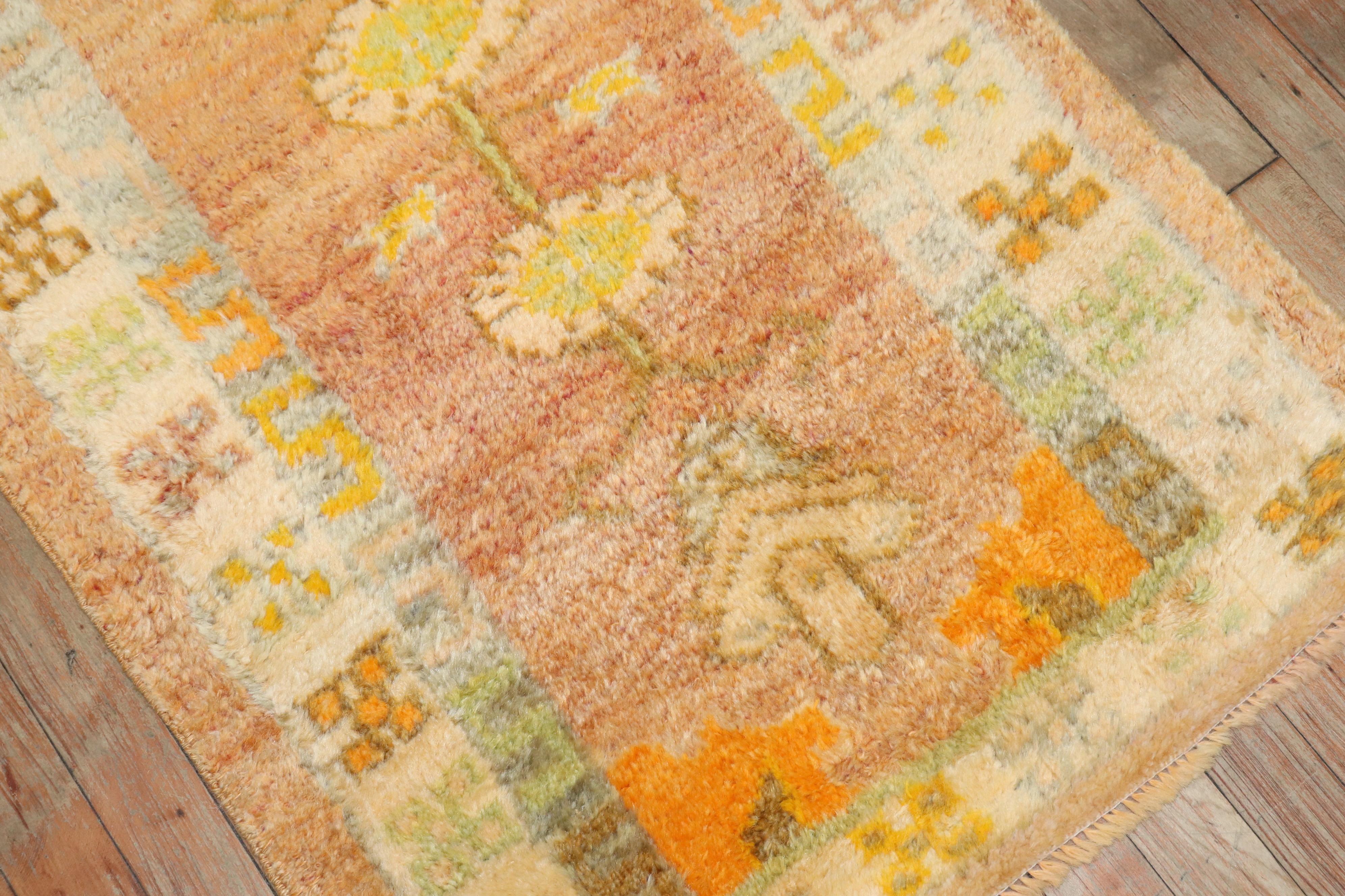 Zabihi Collection Vintage Türkisch Oushak Kleiner Wurfteppich (Handgeknüpft) im Angebot