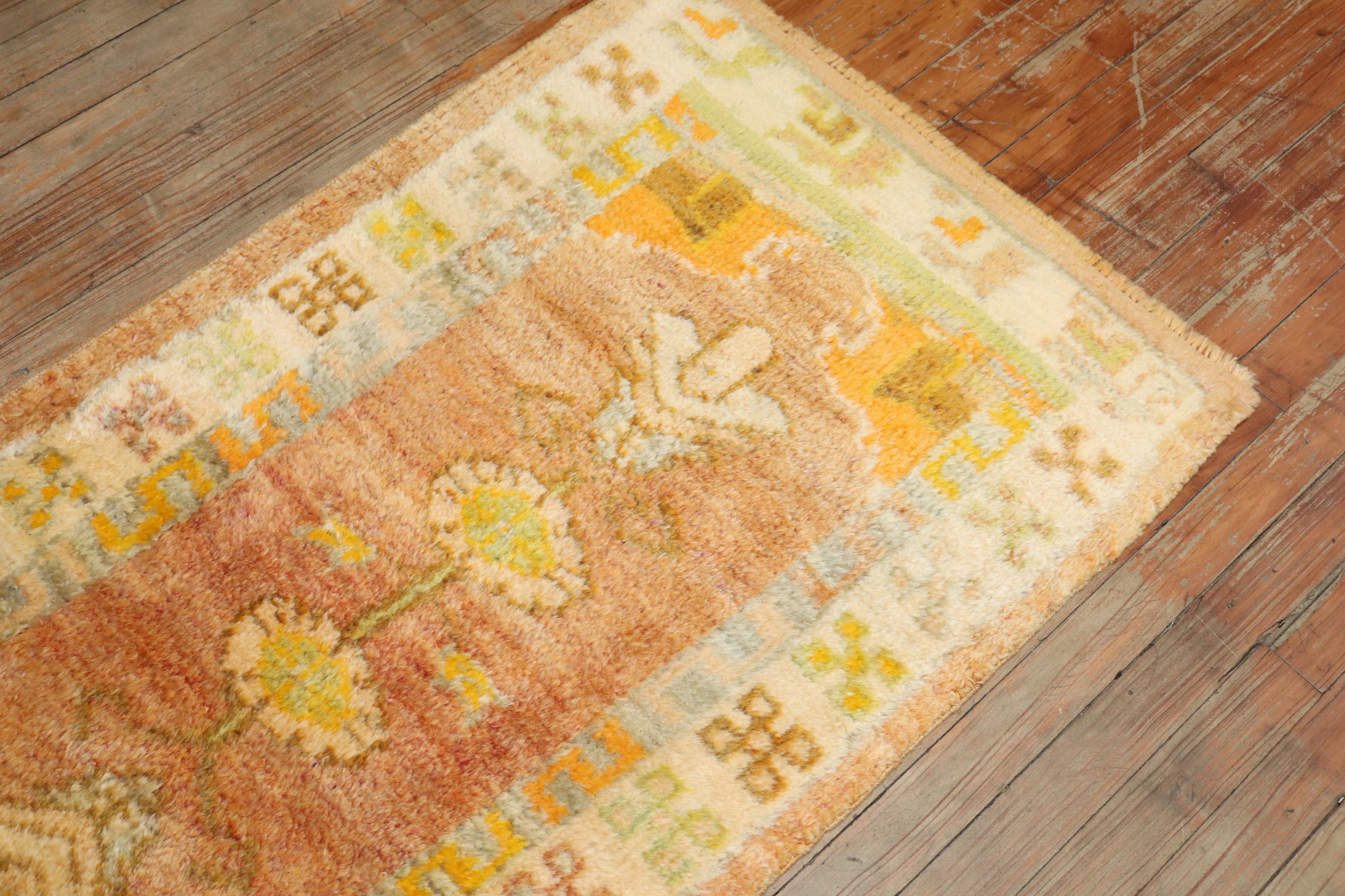 Zabihi Collection Vintage Türkisch Oushak Kleiner Wurfteppich (Wolle) im Angebot