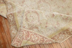 Zabihi-Kollektion: Vintage-Teppich im europäischen Blumenmuster in Zimmergröße