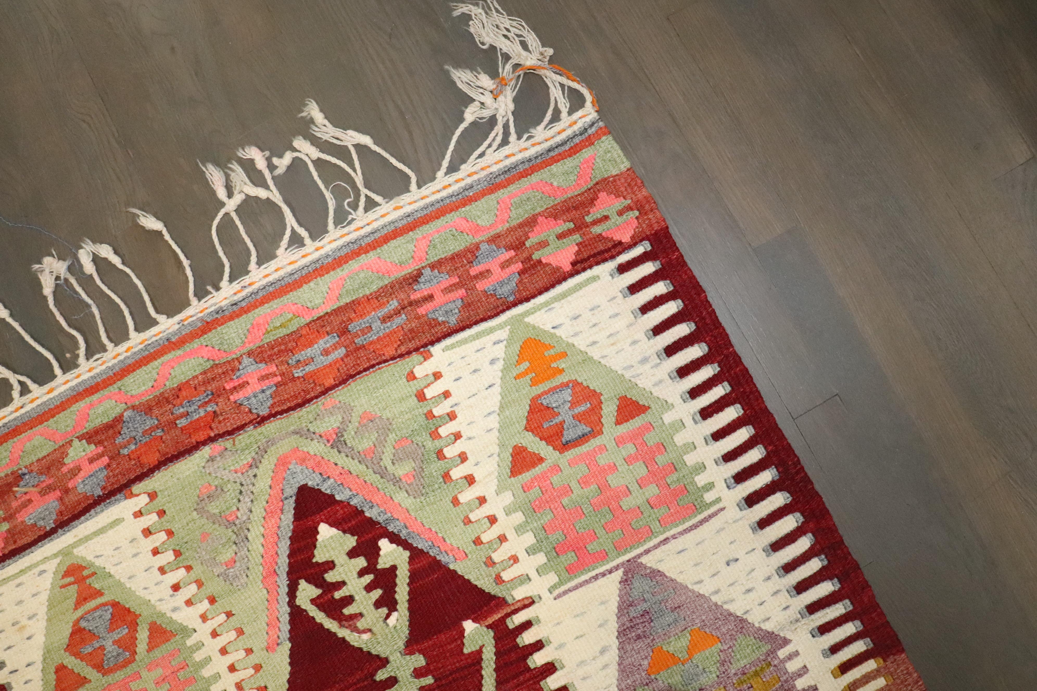 ein türkischer flachgewebter Kelim aus der Mitte des 20. Jahrhunderts

Einzelheiten
Teppich nein.	j4656
Größe	3' 2