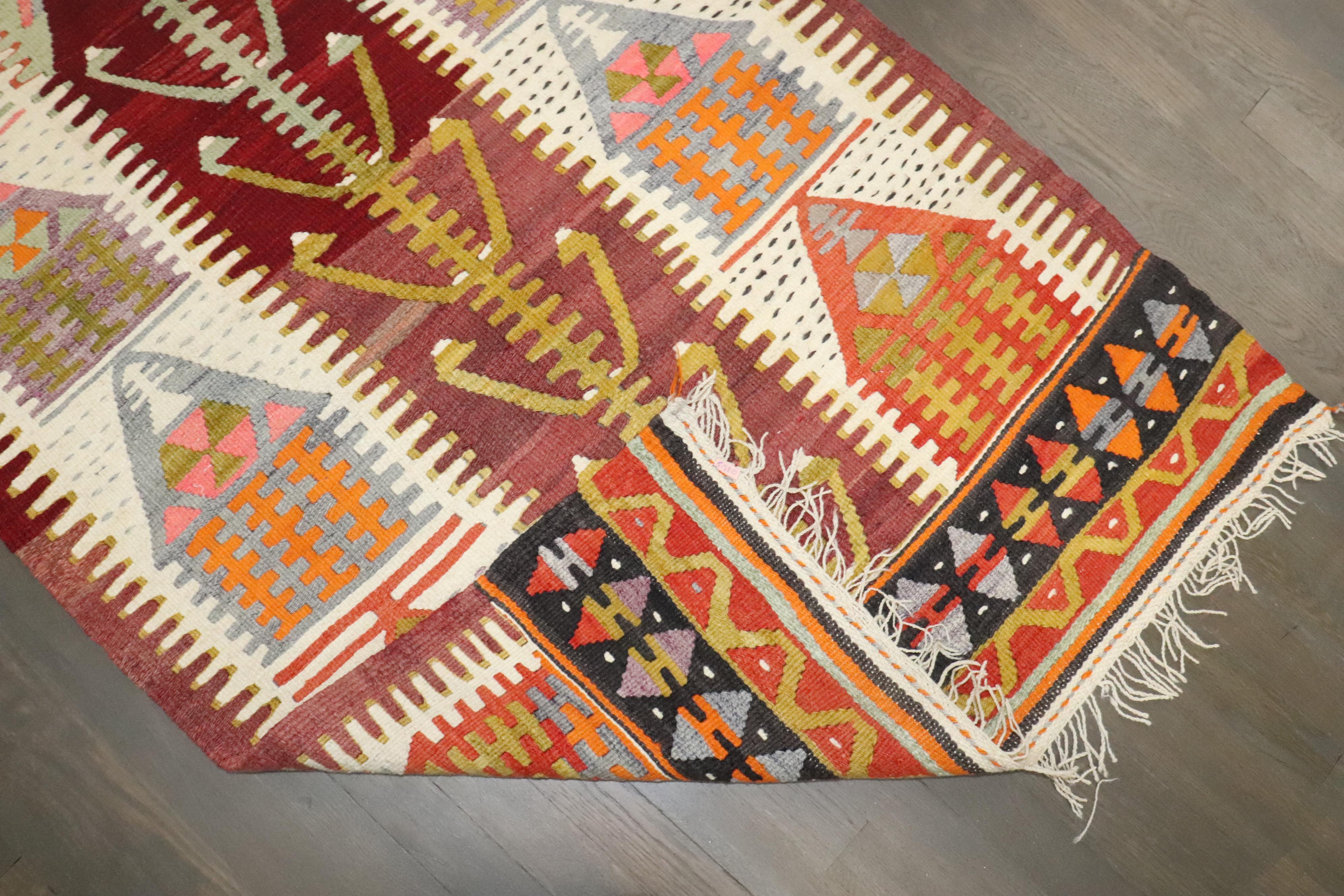 Zabihi Collection Vintage Turkish Small Kilim (Wolle) im Angebot