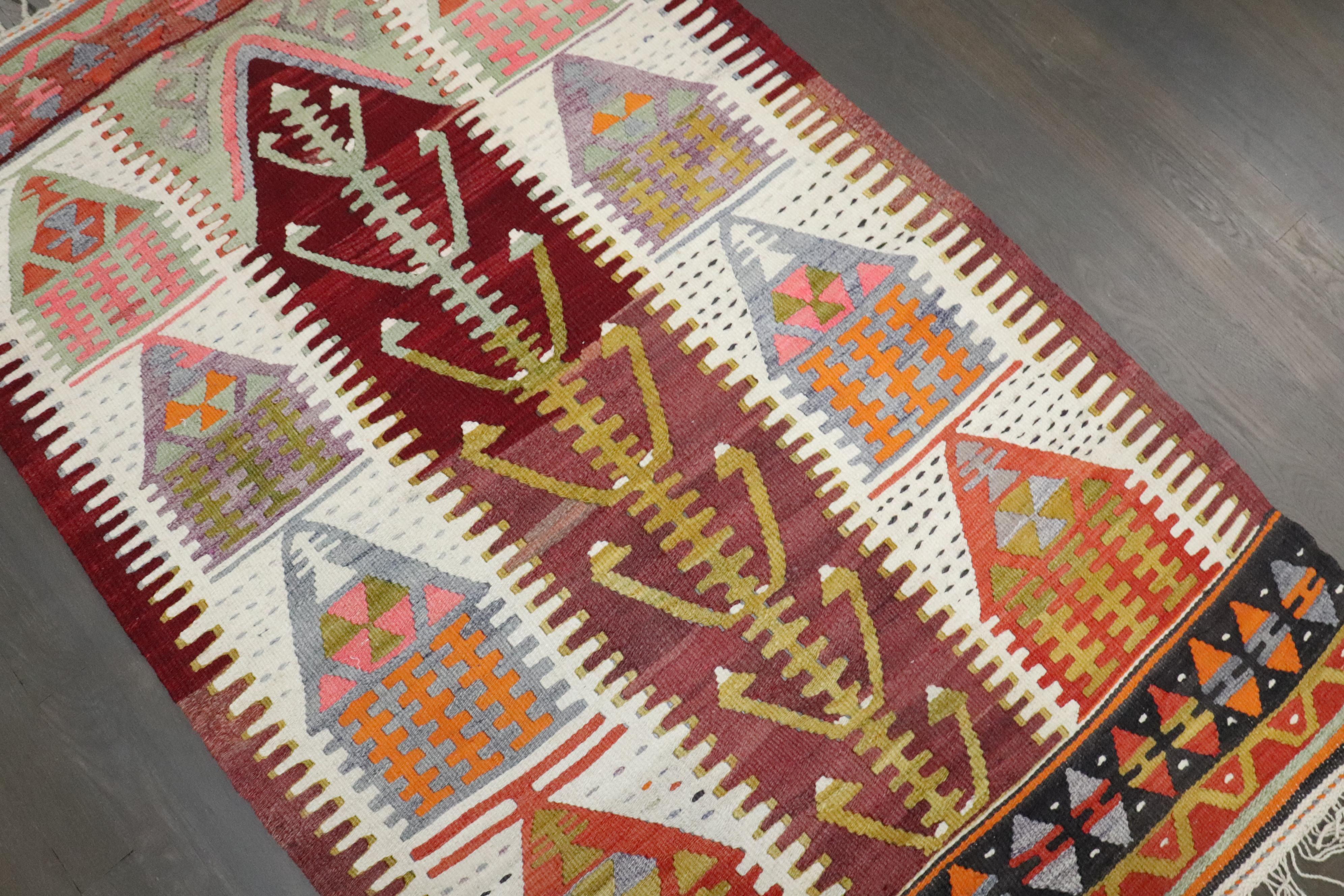 Zabihi Collection Vintage Turkish Small Kilim im Angebot 1