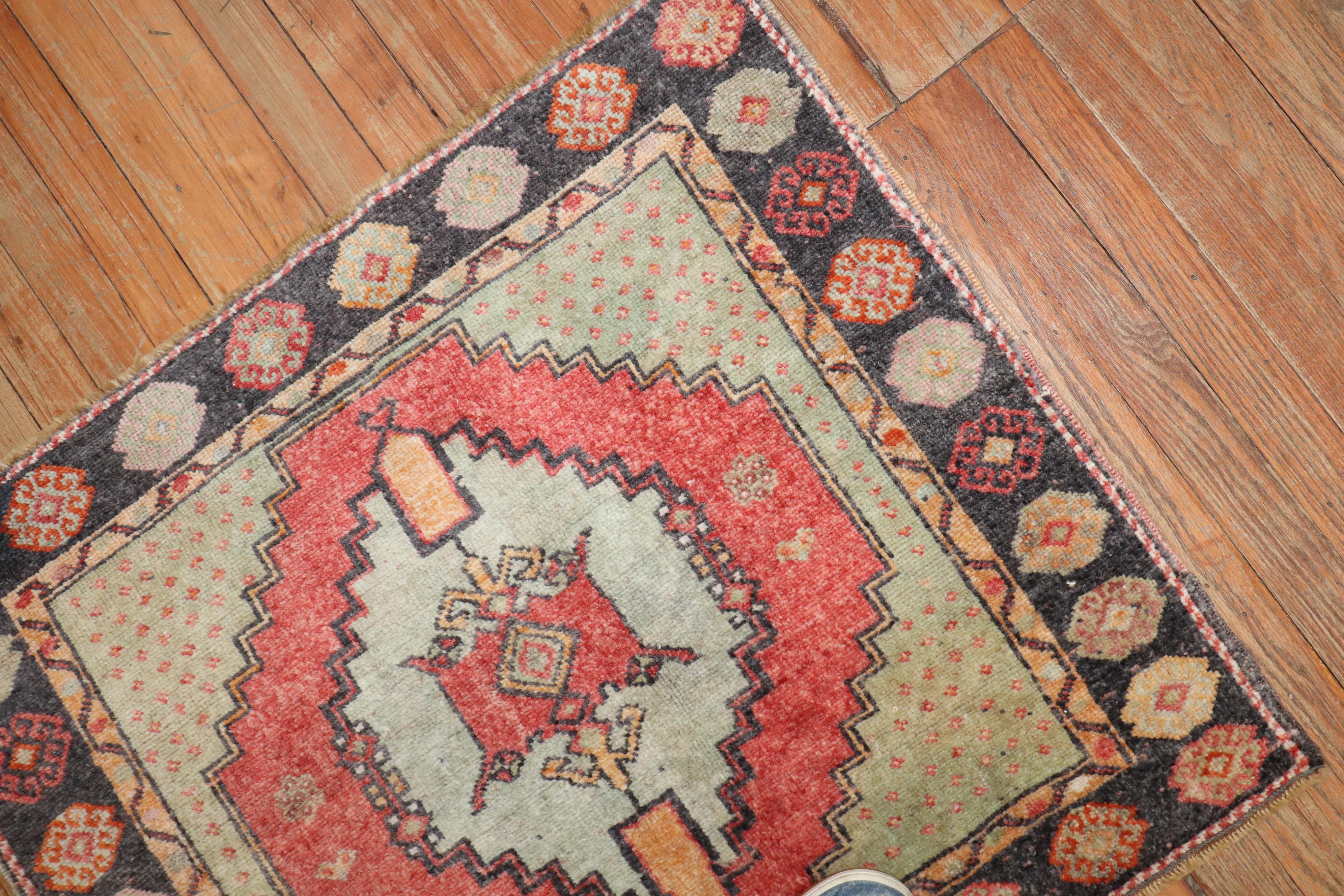 Alfombra Cuadrada Pequeña Turca Vintage Colección Zabihi Turco en venta