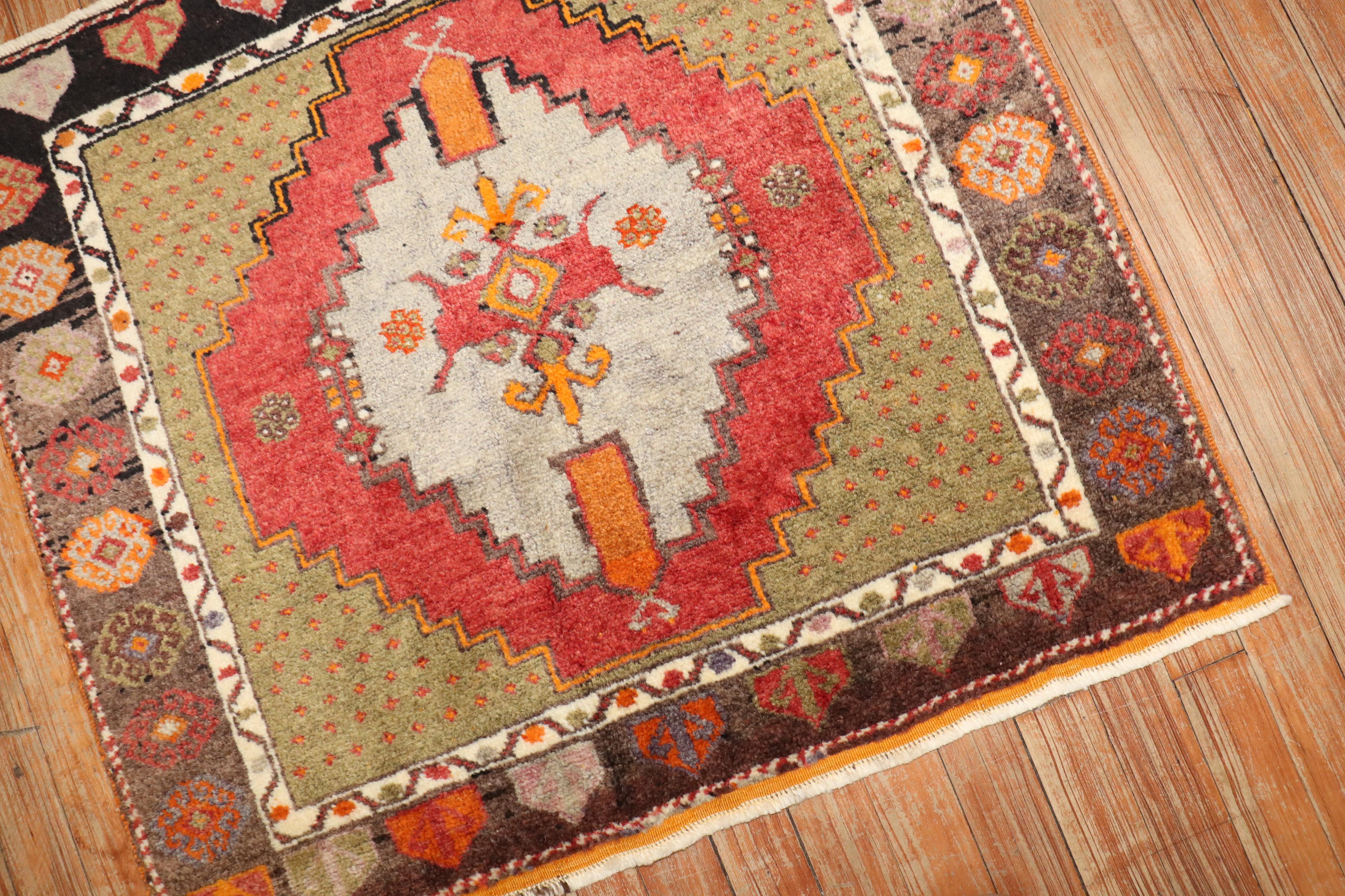 Alfombra Cuadrada Pequeña Turca Vintage Colección Zabihi Turco en venta