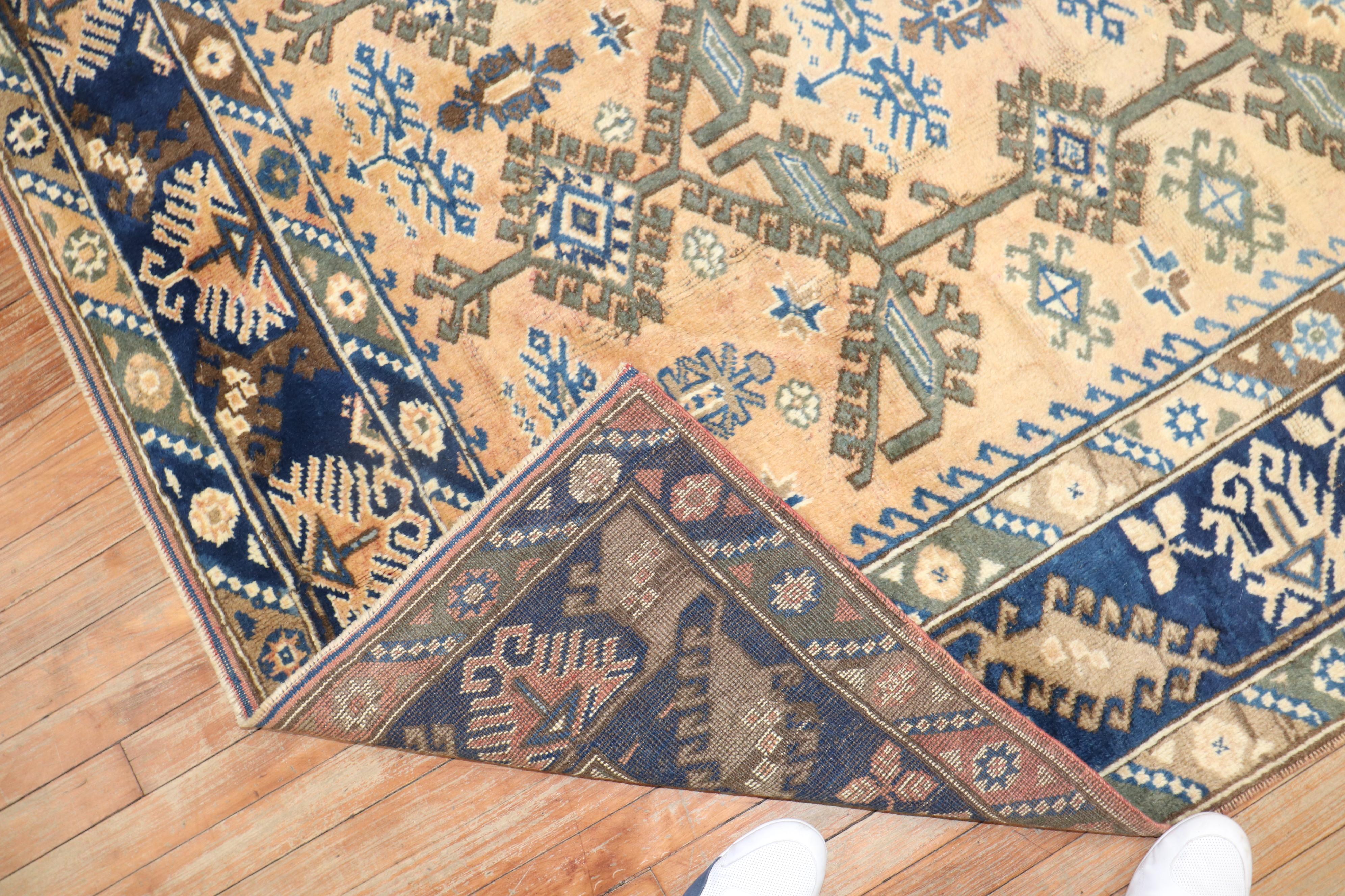 Zabihi Collection Vintage Türkischer Stammesteppich Quadratisch (Wolle) im Angebot