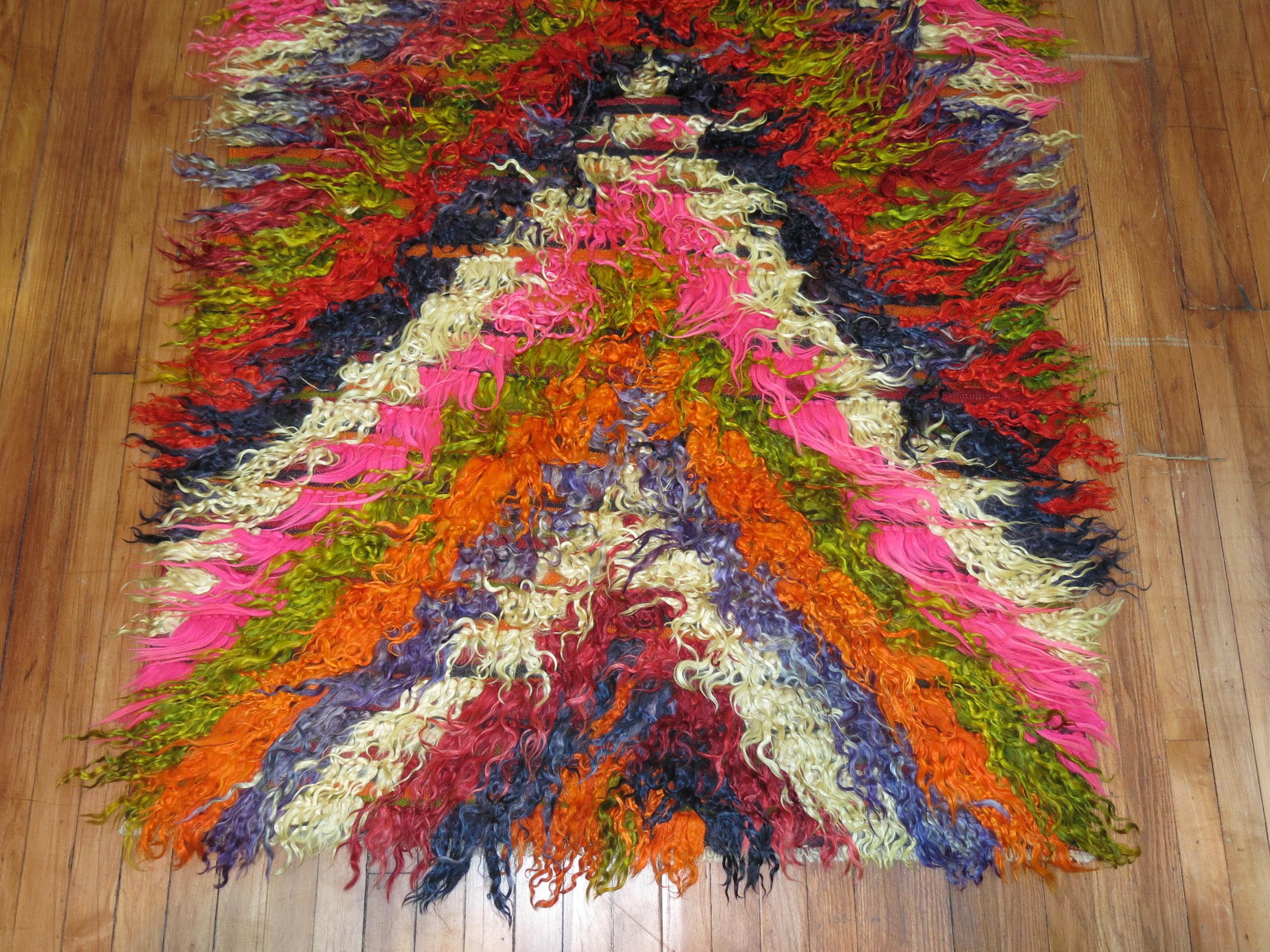 Zabihi Collection Vintage Türkisch Tulu Flokati Teppich im Zustand „Gut“ im Angebot in New York, NY