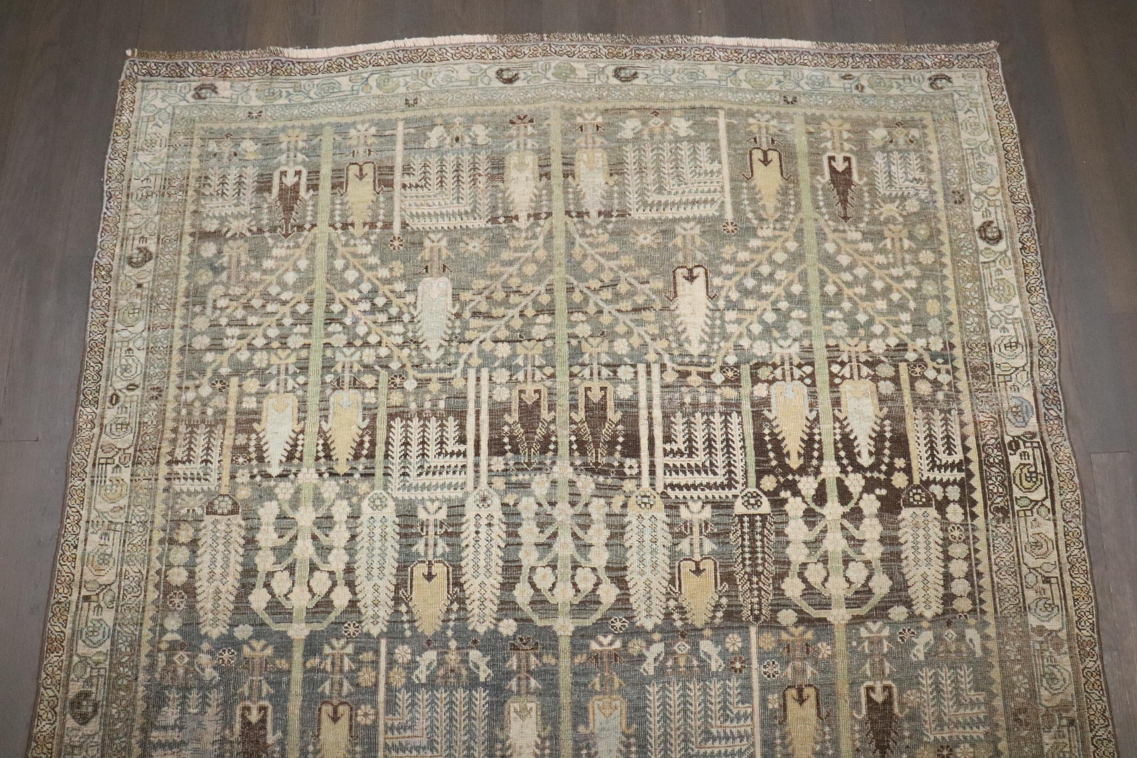 Zabihi Collection Weeping Willow Tree Antiker Bidjar Akzentteppich im Angebot 3