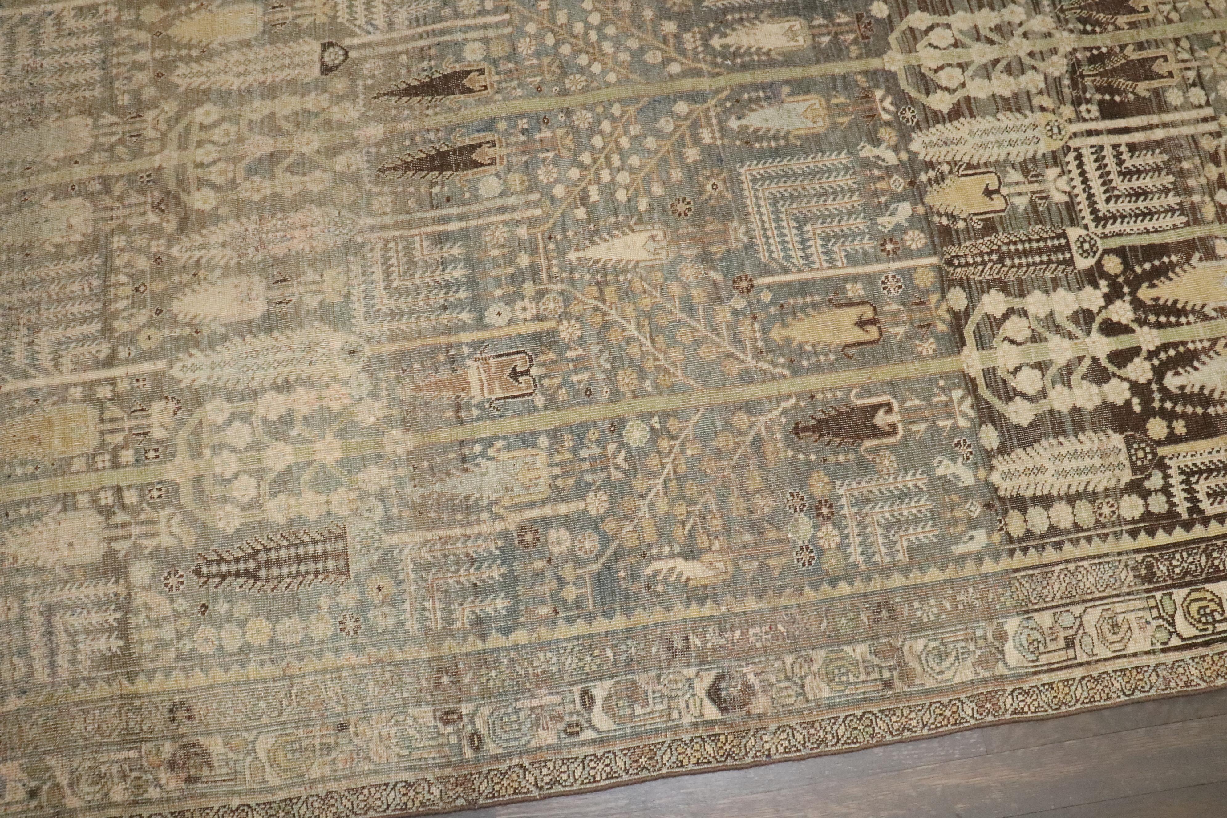 Zabihi Collection Weeping Willow Tree Antiker Bidjar Akzentteppich (Wolle) im Angebot