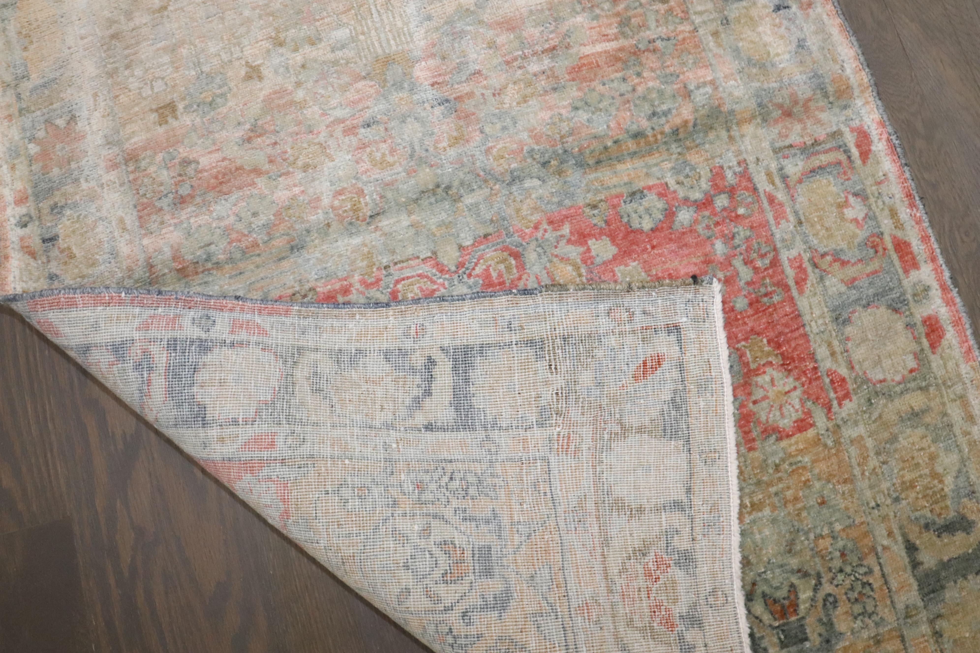 Agra Tappeto Zabihi Collection'S, stravagante tappeto antico persiano Sarouk di piccole dimensioni in vendita