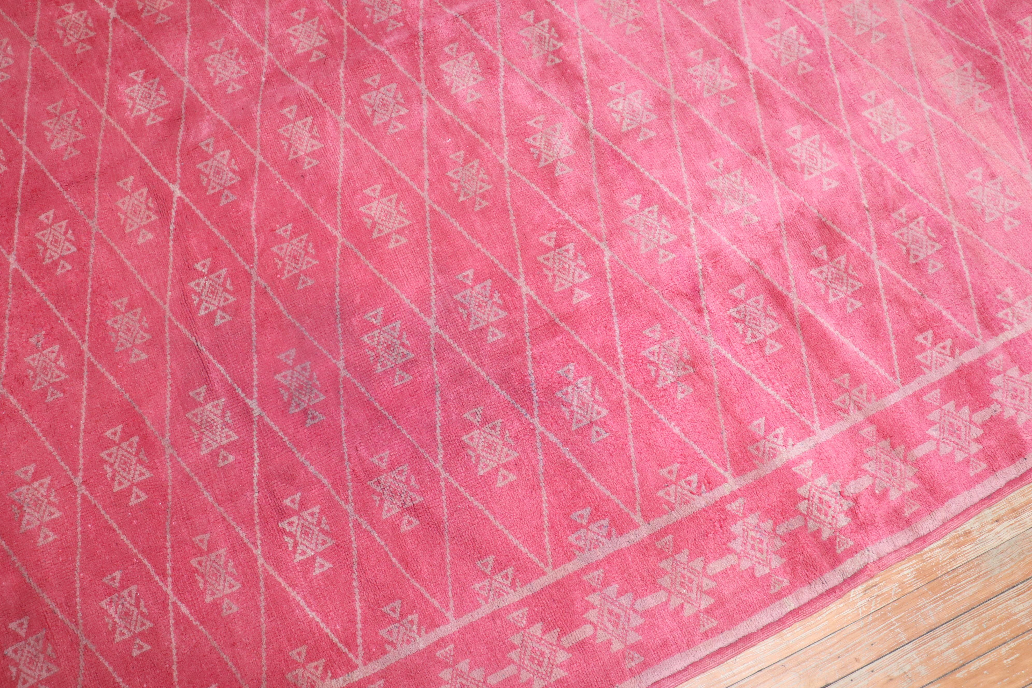 Tapis afghan surdimensionné rose sauvage collection Zabihi en vente 5
