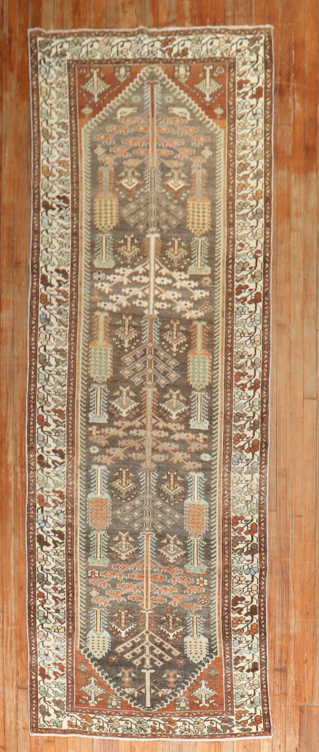 Zabihi Collection Chemin de table Willow Tree Persian Kurd Bakhtiari Bon état - En vente à New York, NY