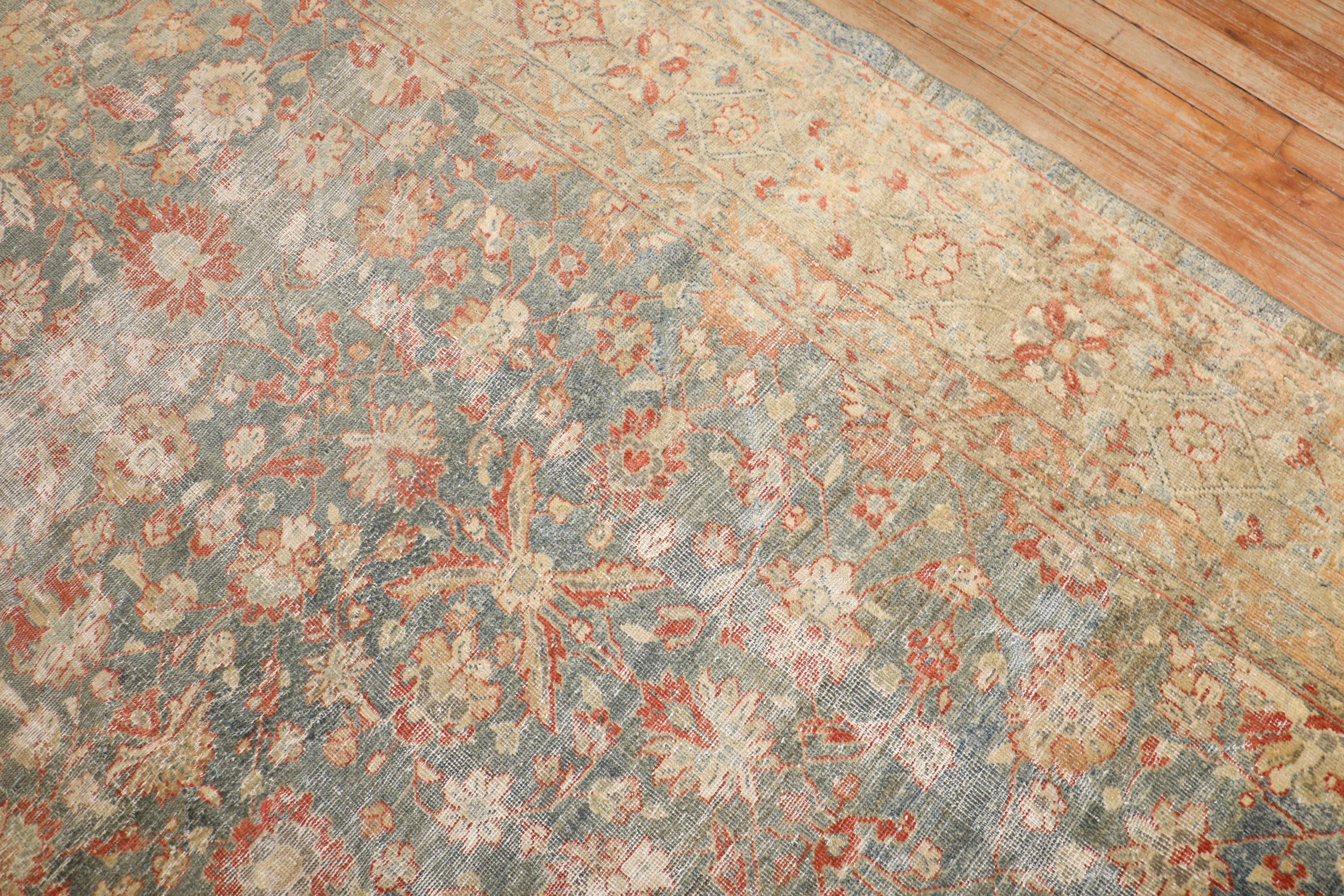Tappeto Zabihi Collection'S Antico Persiano Mahal Usurato In condizioni discrete in vendita a New York, NY