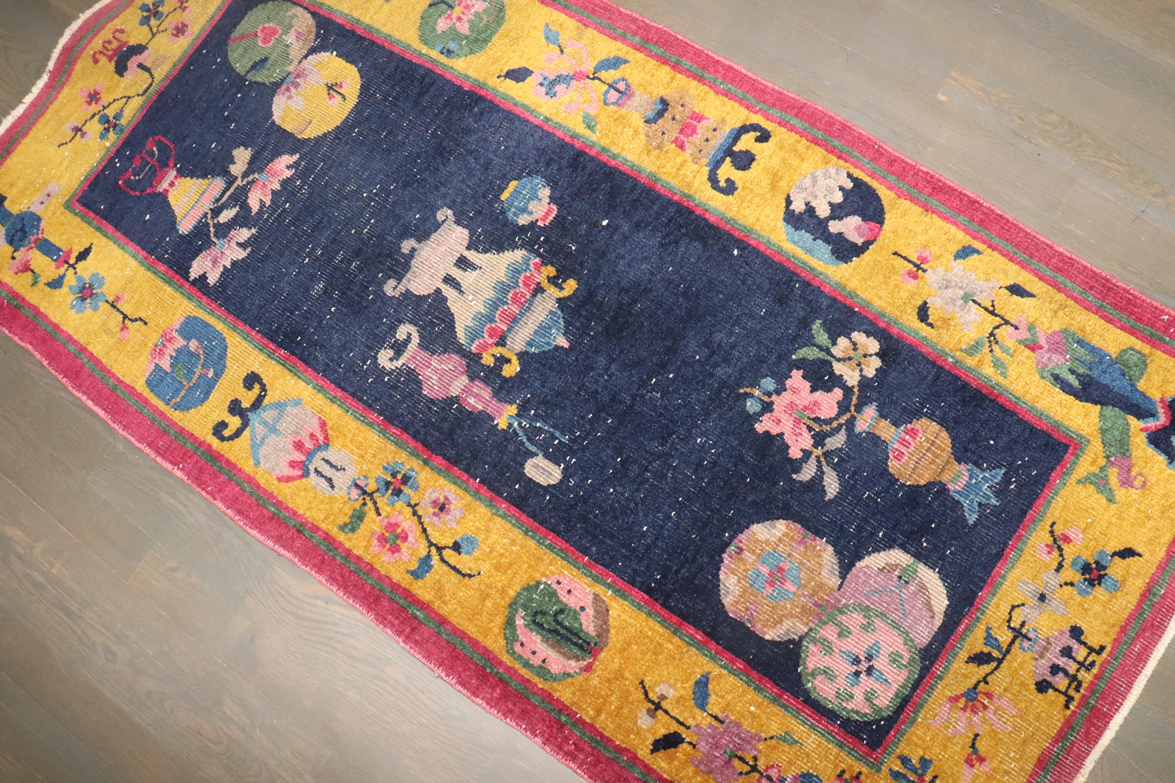 un petit tapis chinois Art déco des années 1930 usé

Détails
rug no.	j4509
taille	2' 6