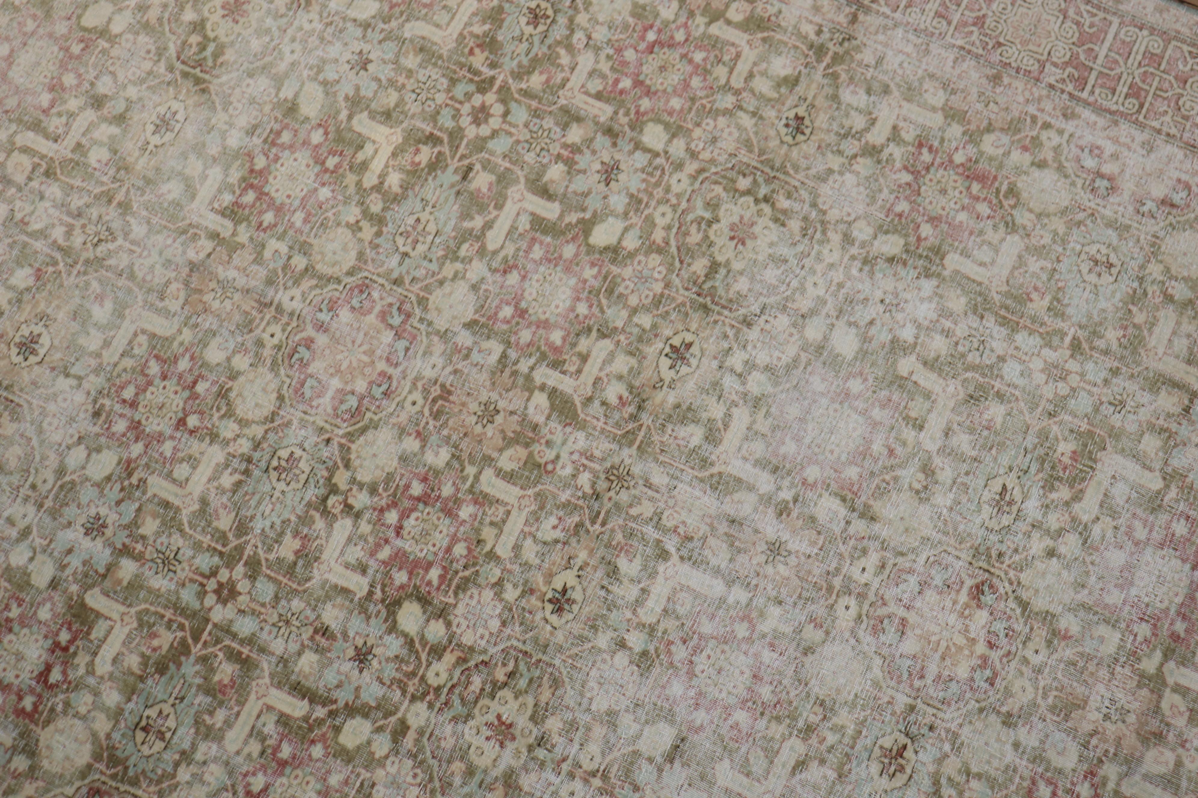 Colección Zabihi Alfombra Hereke Turca Verde Desgastada en Bueno estado para la venta en New York, NY