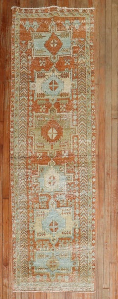 Runner Heriz persiano arancione consumato della collezione Zabihi