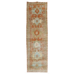 Tapis de couloir Heriz persan orange usé de la collection Zabihi