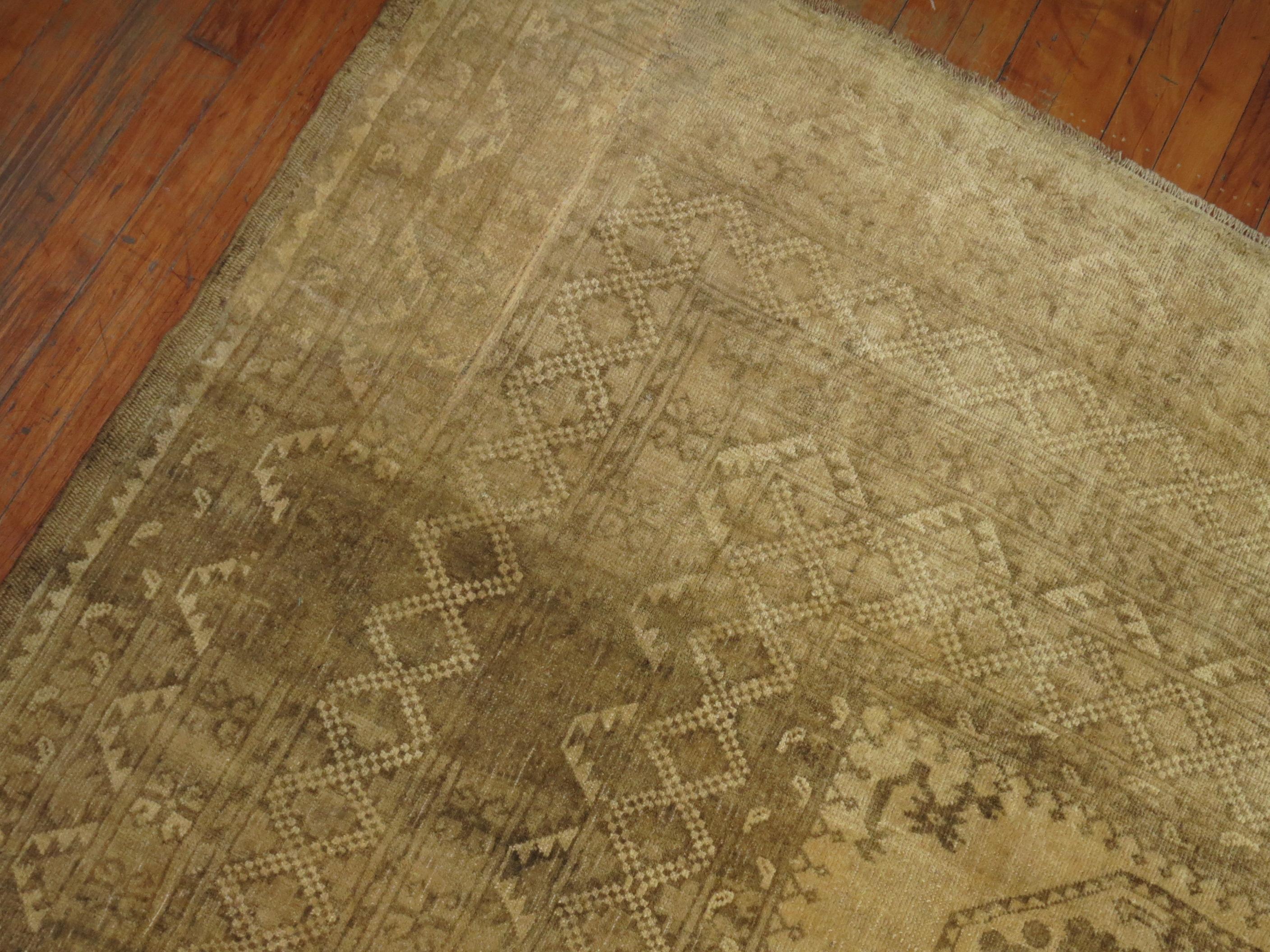 Tapis Tribal Ersari de la Collection Zabihi Jaune Beige Crème Bon état - En vente à New York, NY