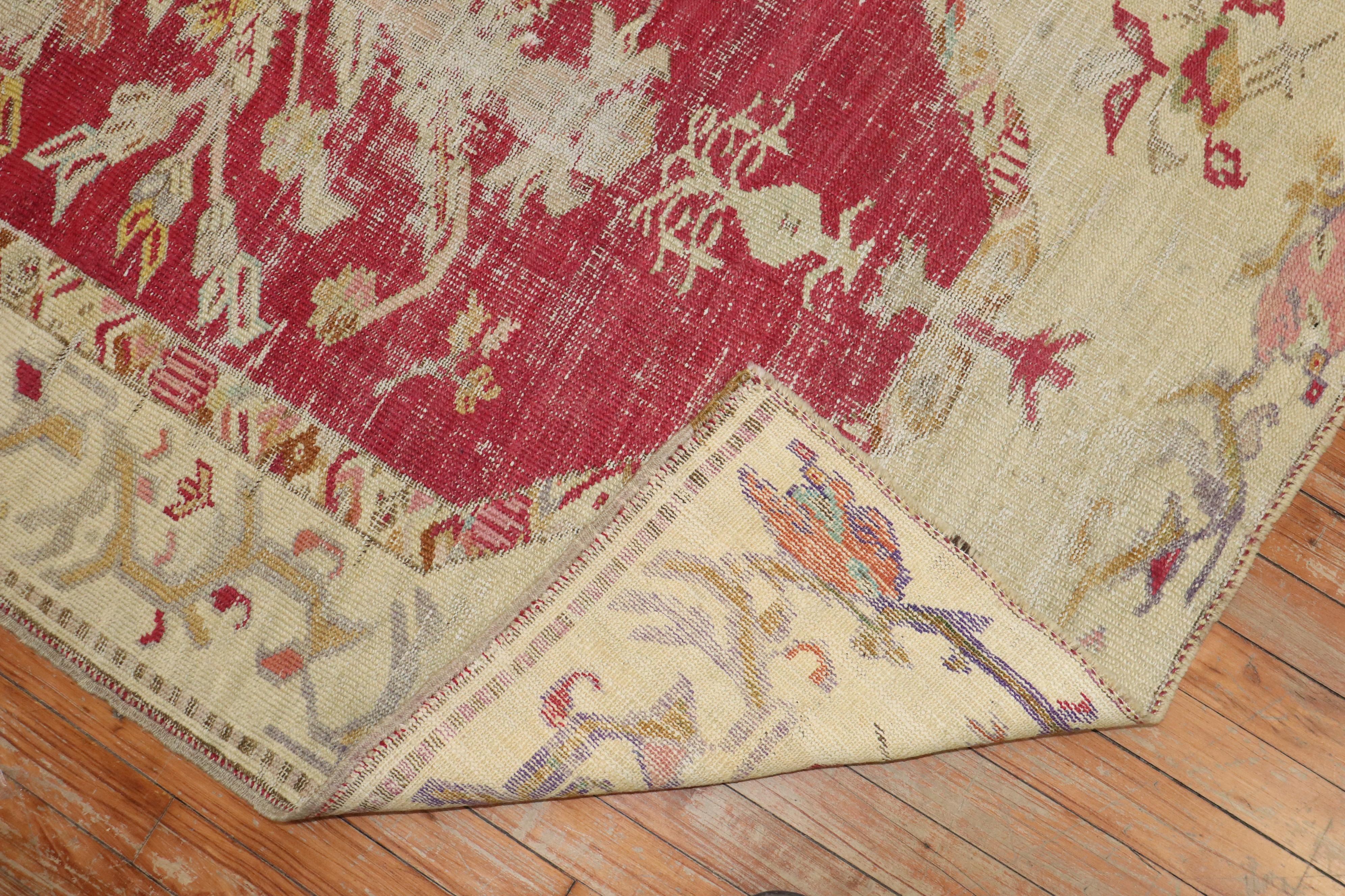 Zabihi Collection Late 19th Century Antique Turkish Ghiordes  Rug In Good Condition For Sale In New York, NY