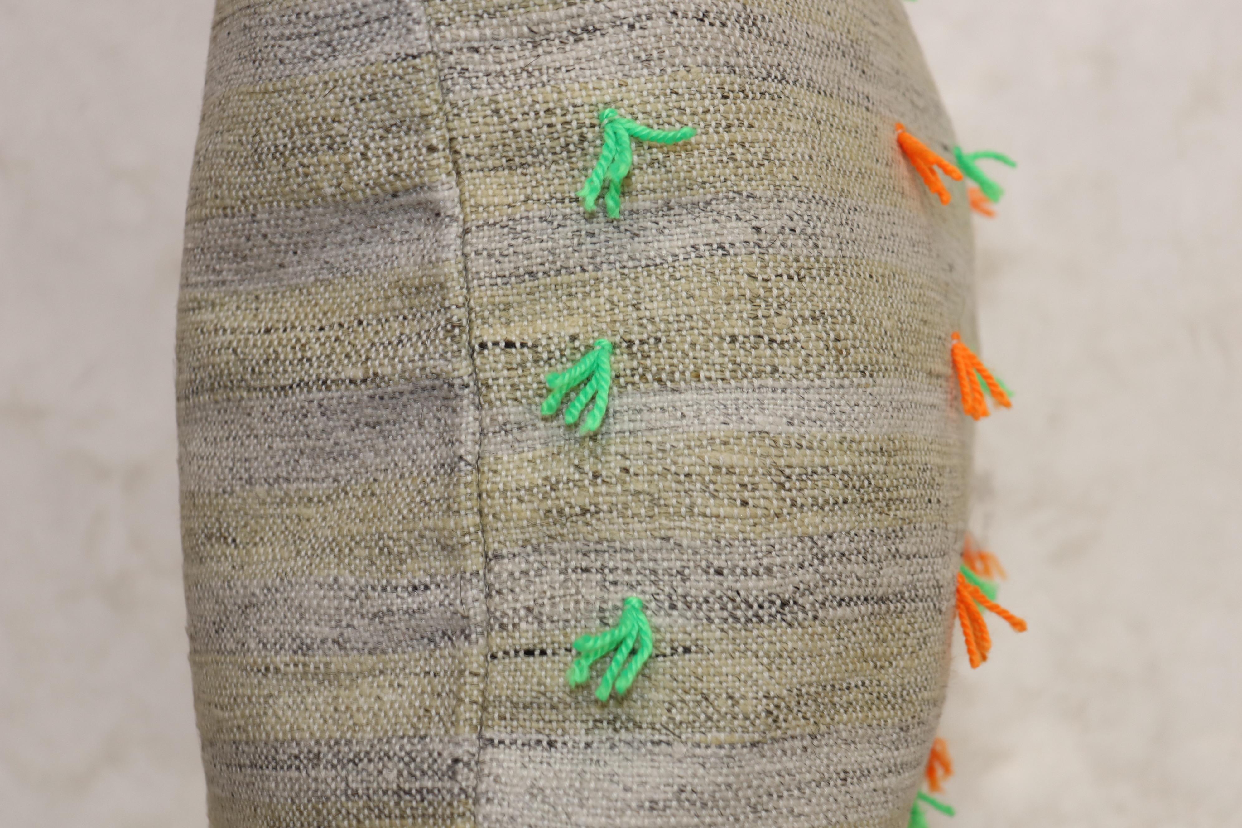Zabihi Colorful Flaring Wool Modern Striped Kilim Pillow (oreiller Kilim rayé moderne en laine) Bon état - En vente à New York, NY