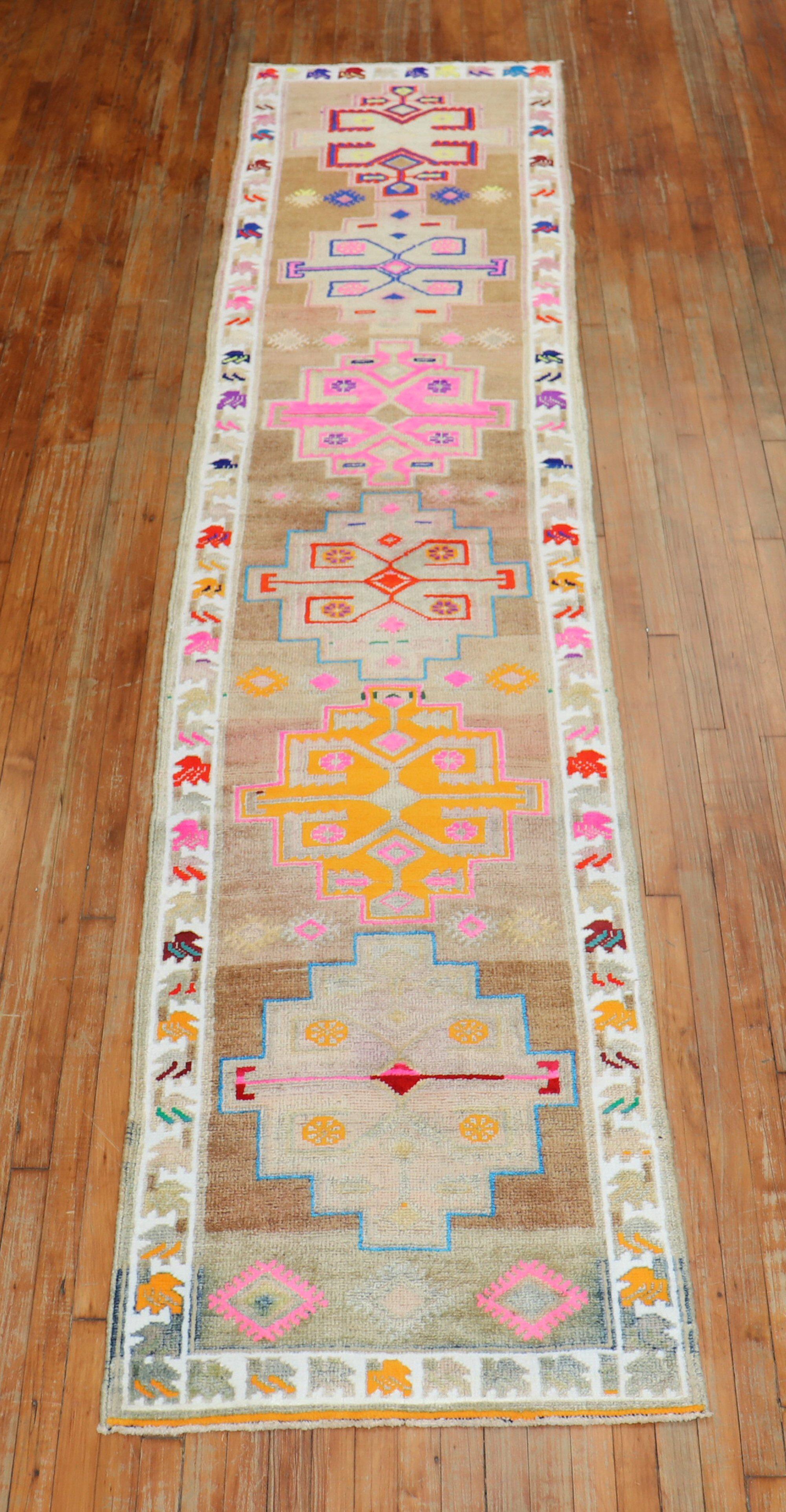 Zabihi Bunte Vintage Türkisch Anatolische Läufer (Wolle) im Angebot