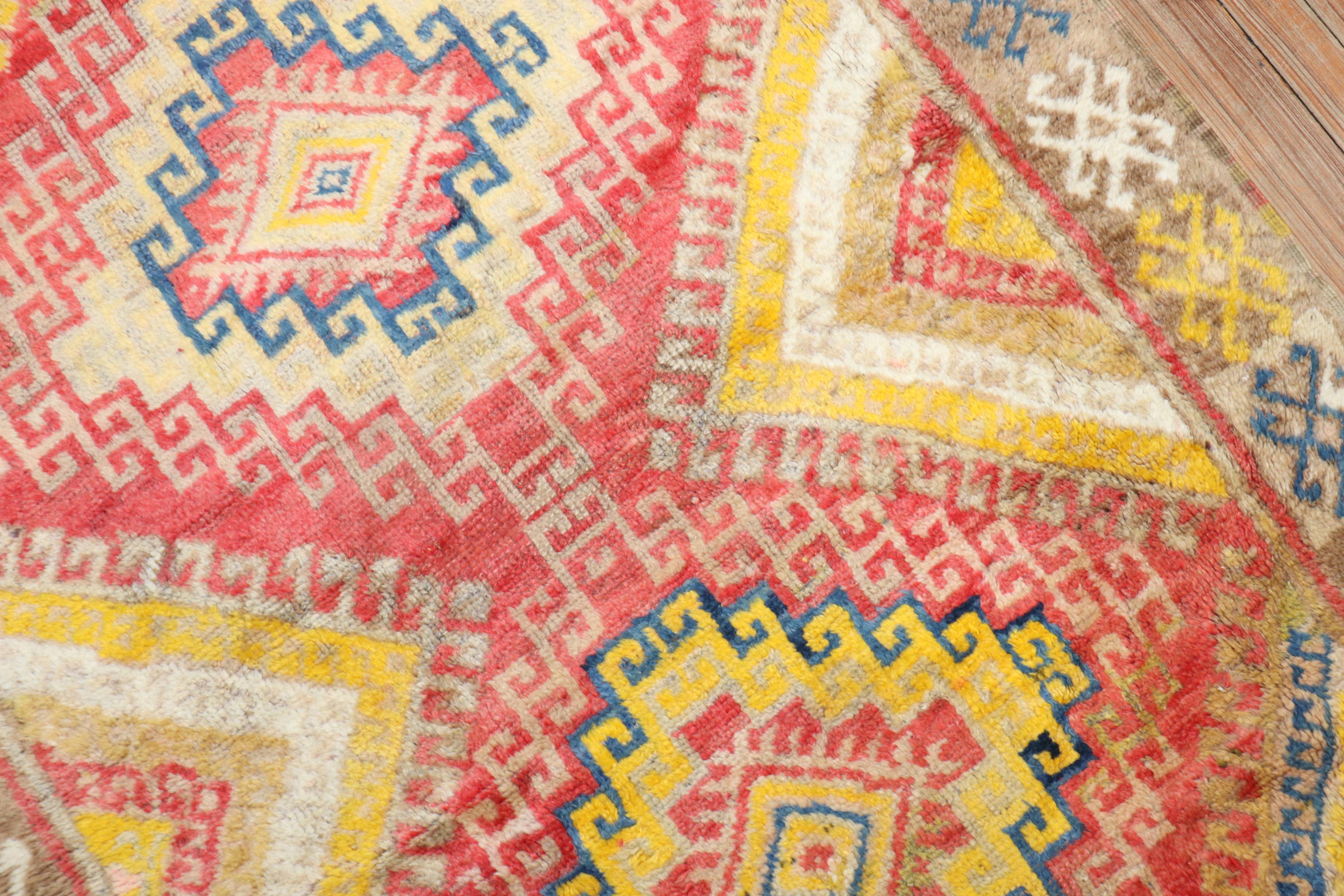 Zabihi Rug Collection Schillernder türkischer Konya-Teppich im Vintage-Stil (Böhmisch) im Angebot