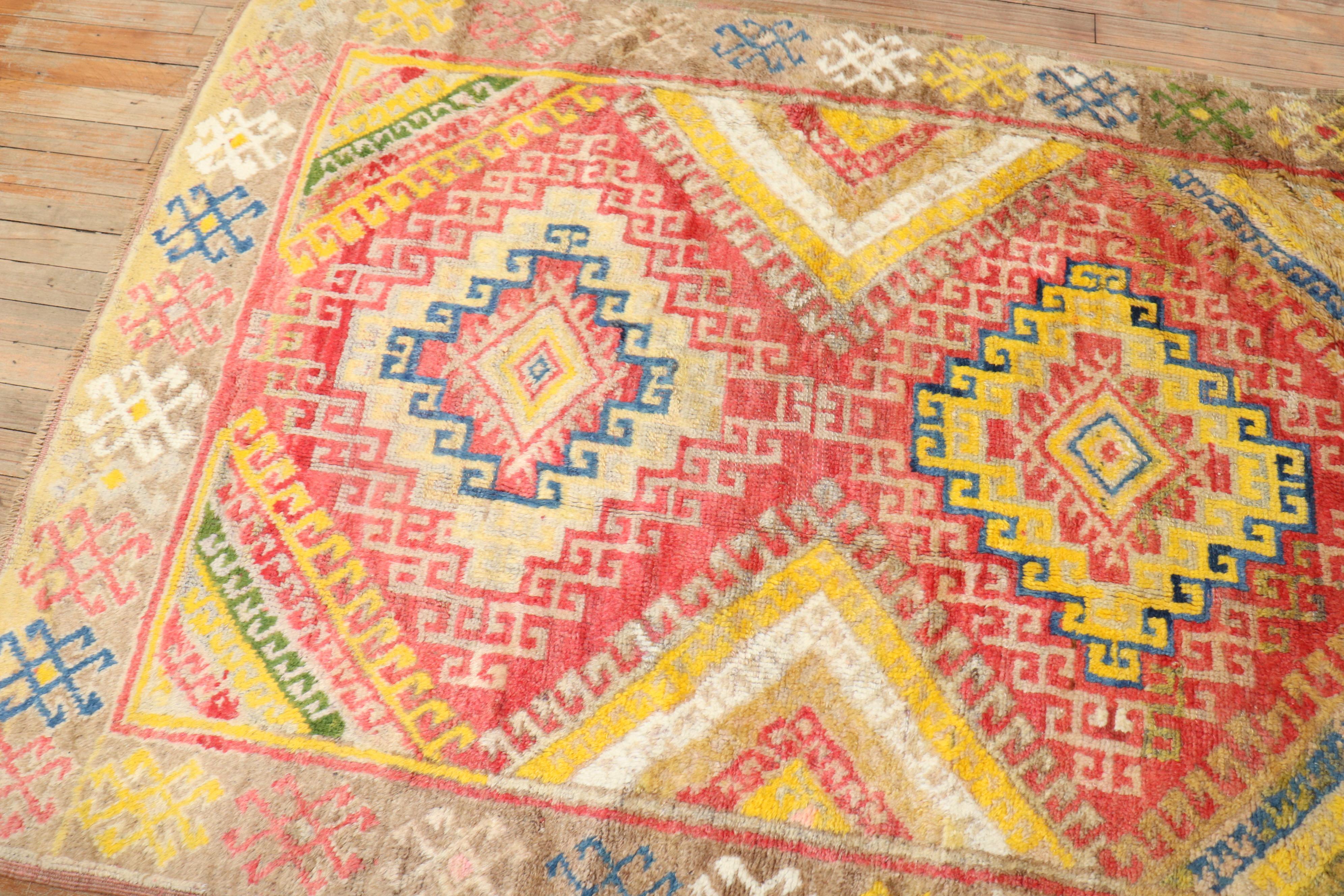 Zabihi Rug Collection Schillernder türkischer Konya-Teppich im Vintage-Stil (Wolle) im Angebot